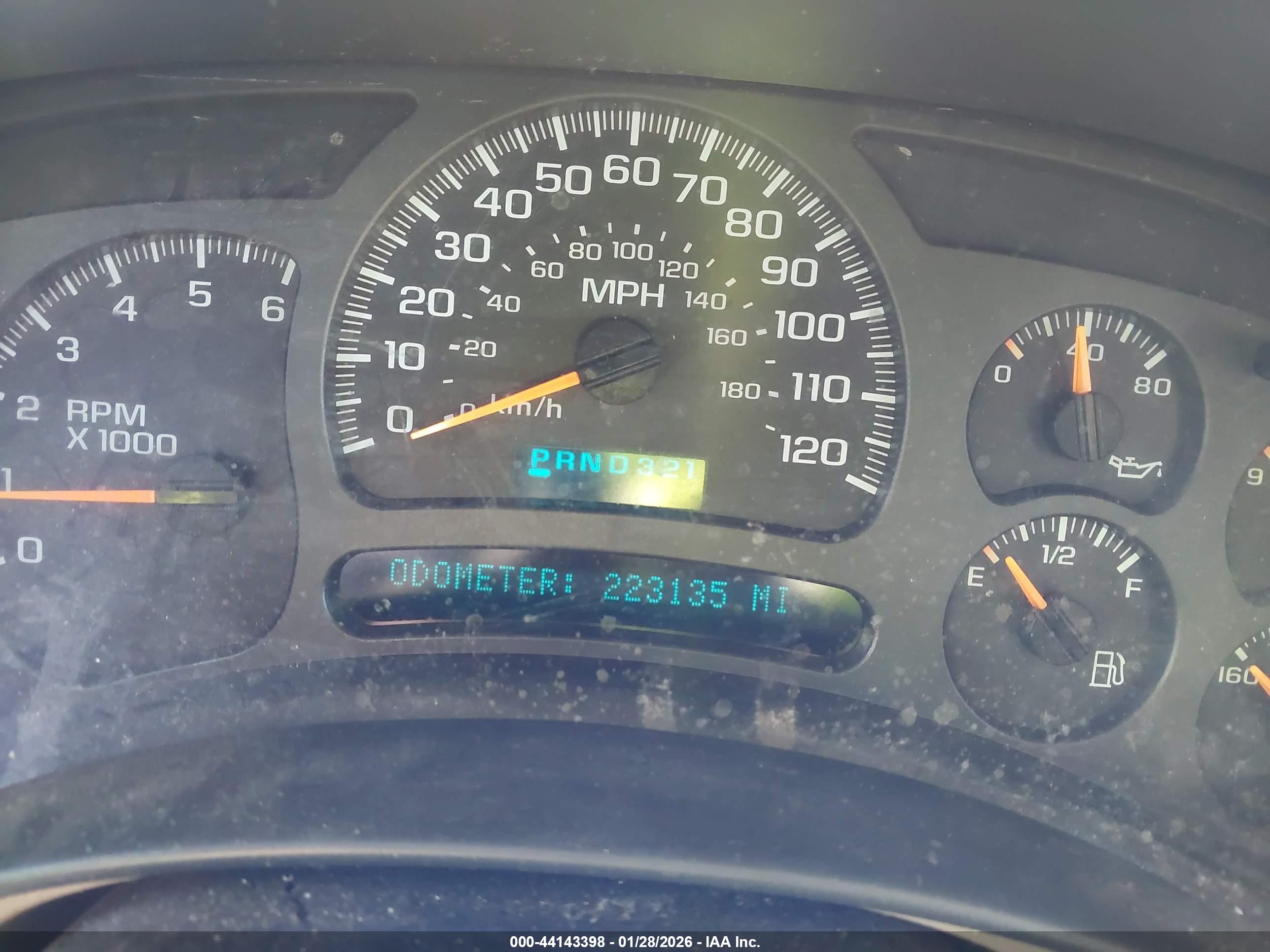 CHEVROLET SUBURBAN image 7