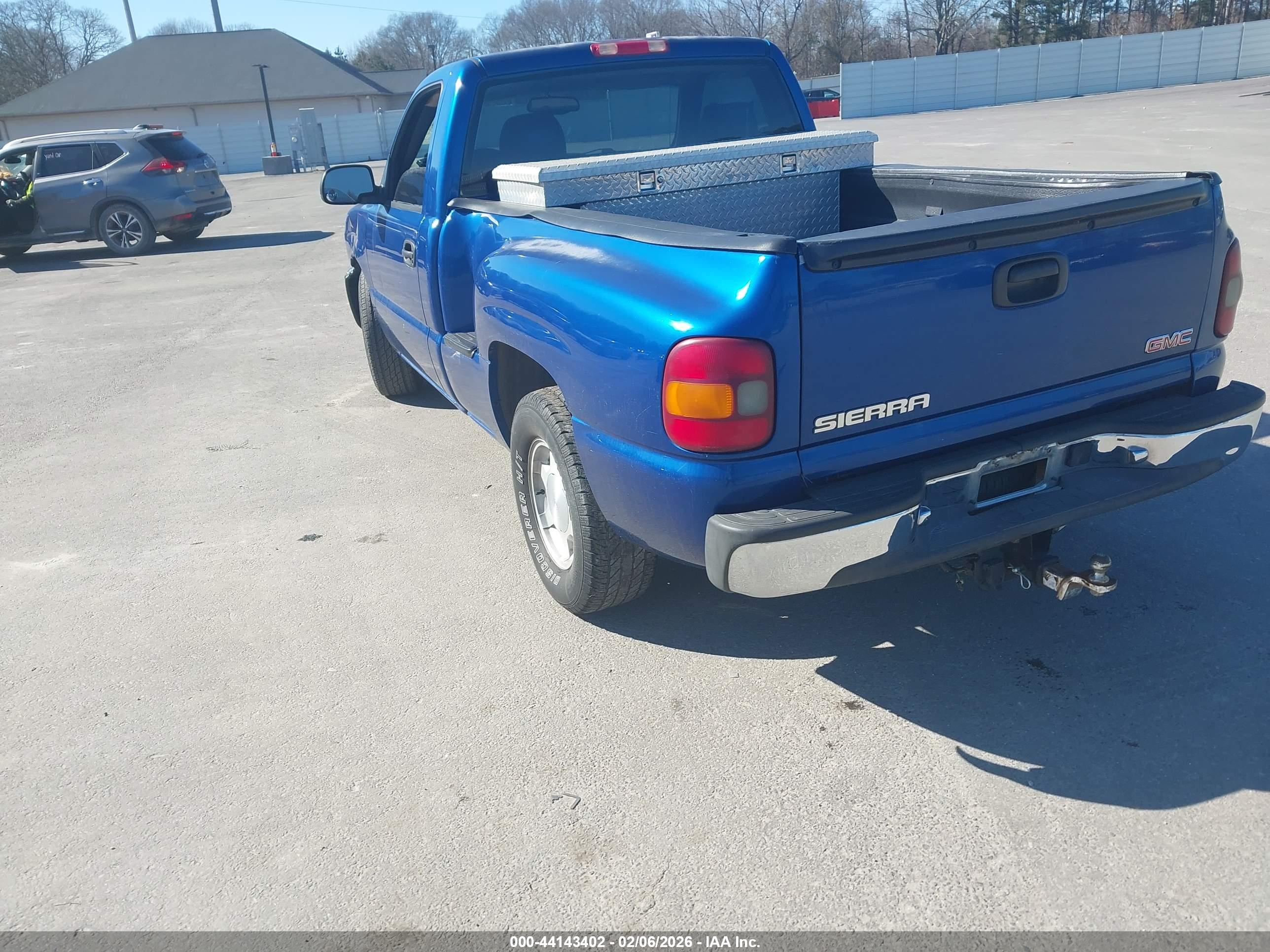 GMC SIERRA image 3