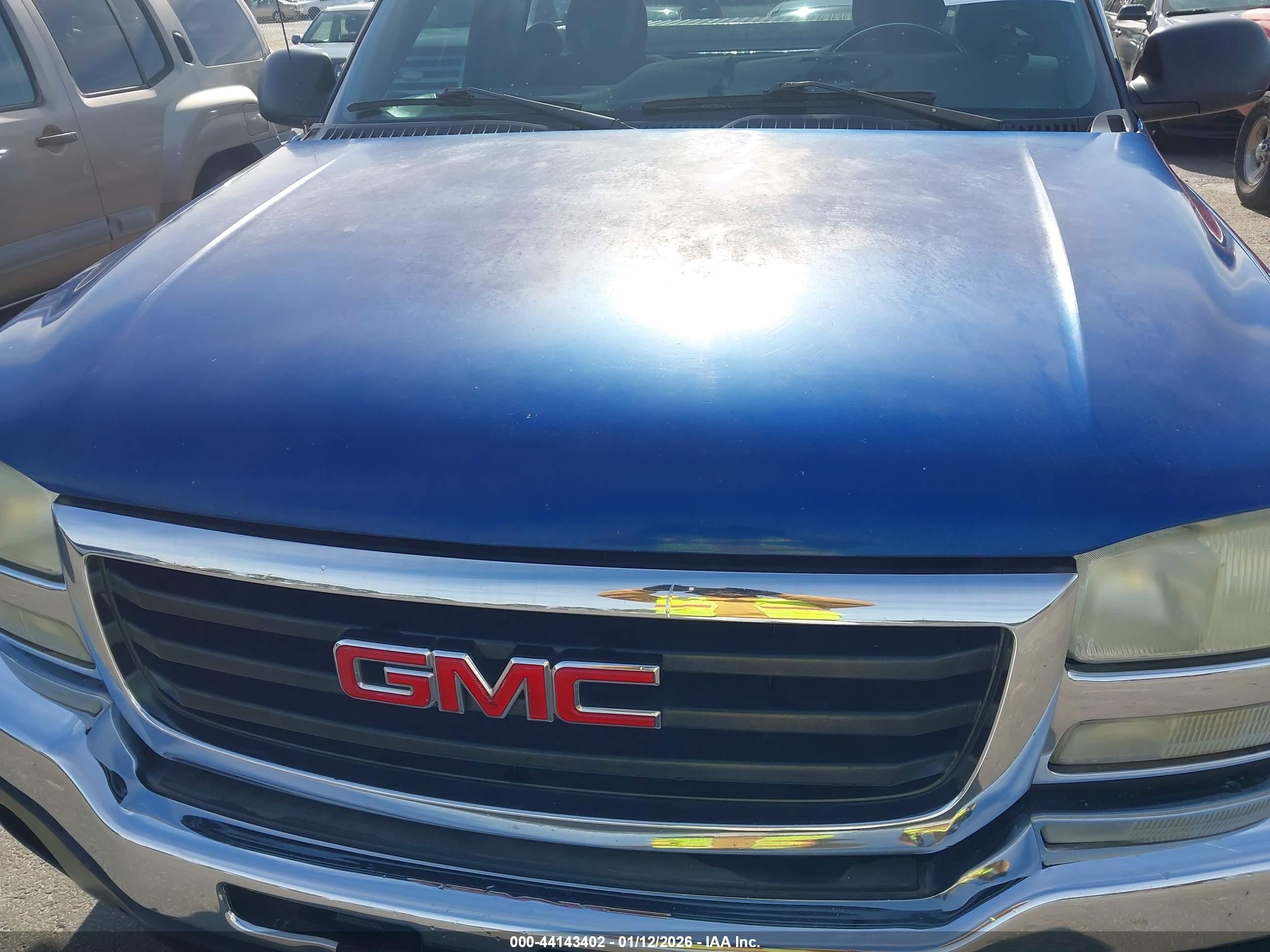 GMC SIERRA image 6