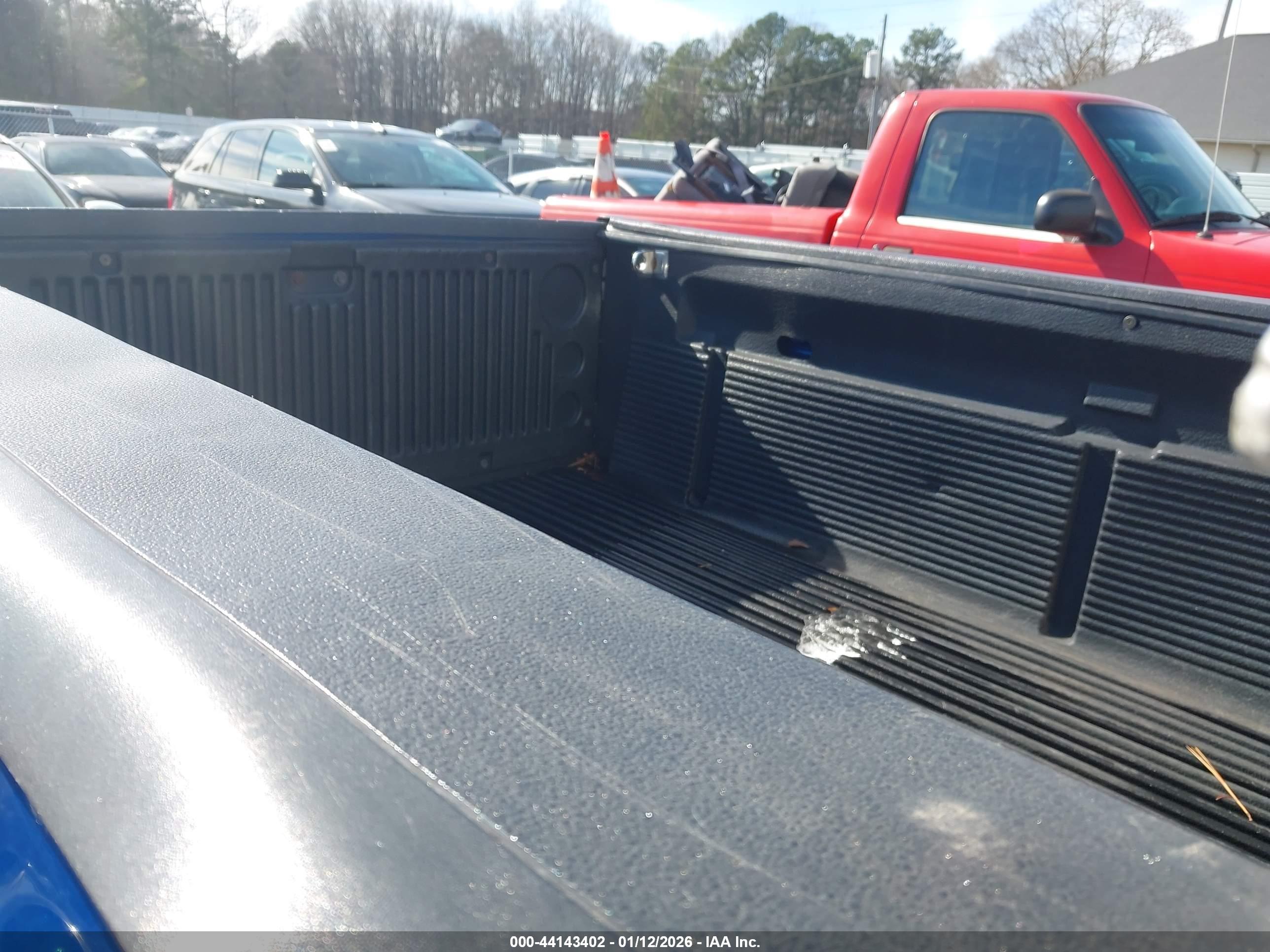 GMC SIERRA image 8