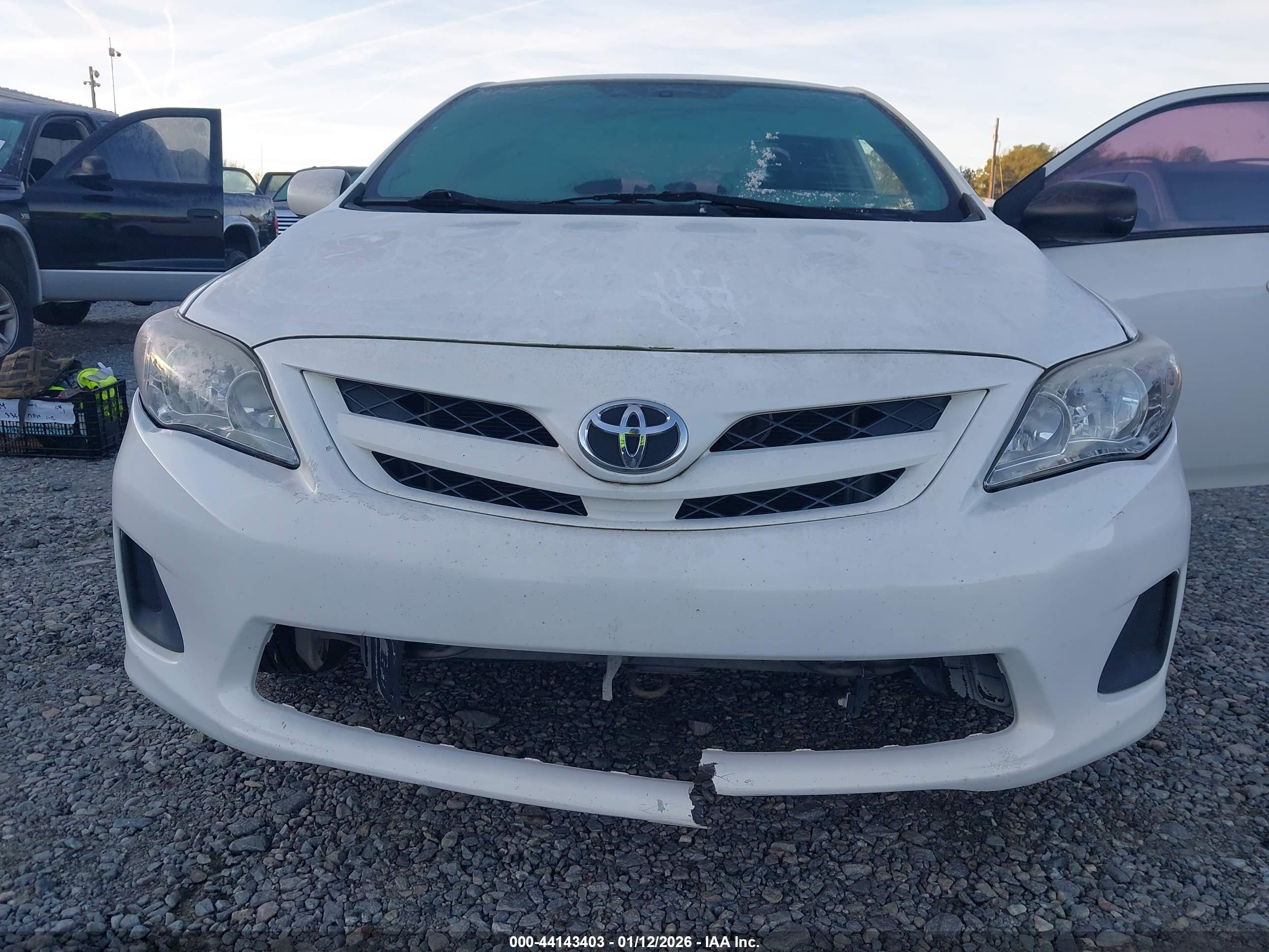TOYOTA COROLLA image 6