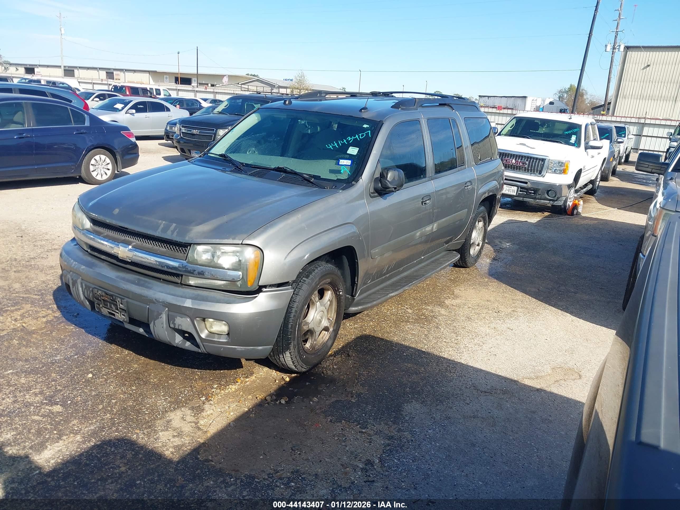 CHEVROLET TRAILBLAZER image 2
