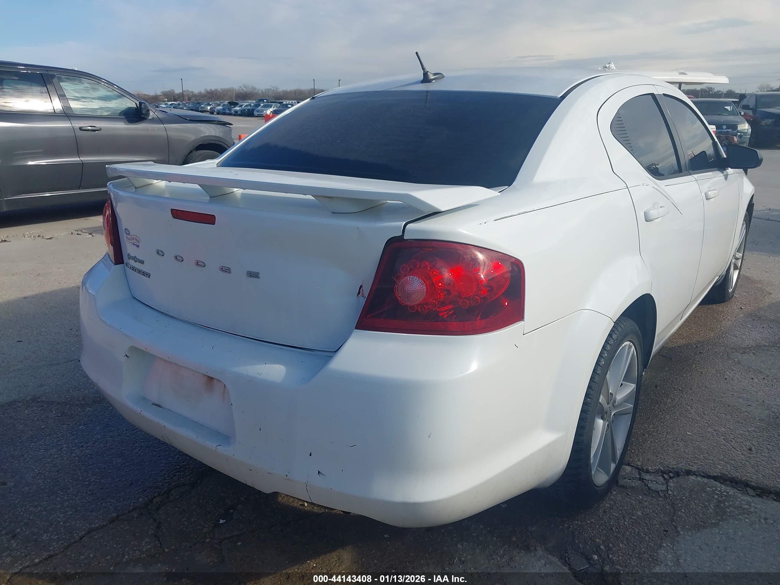 DODGE AVENGER image 4