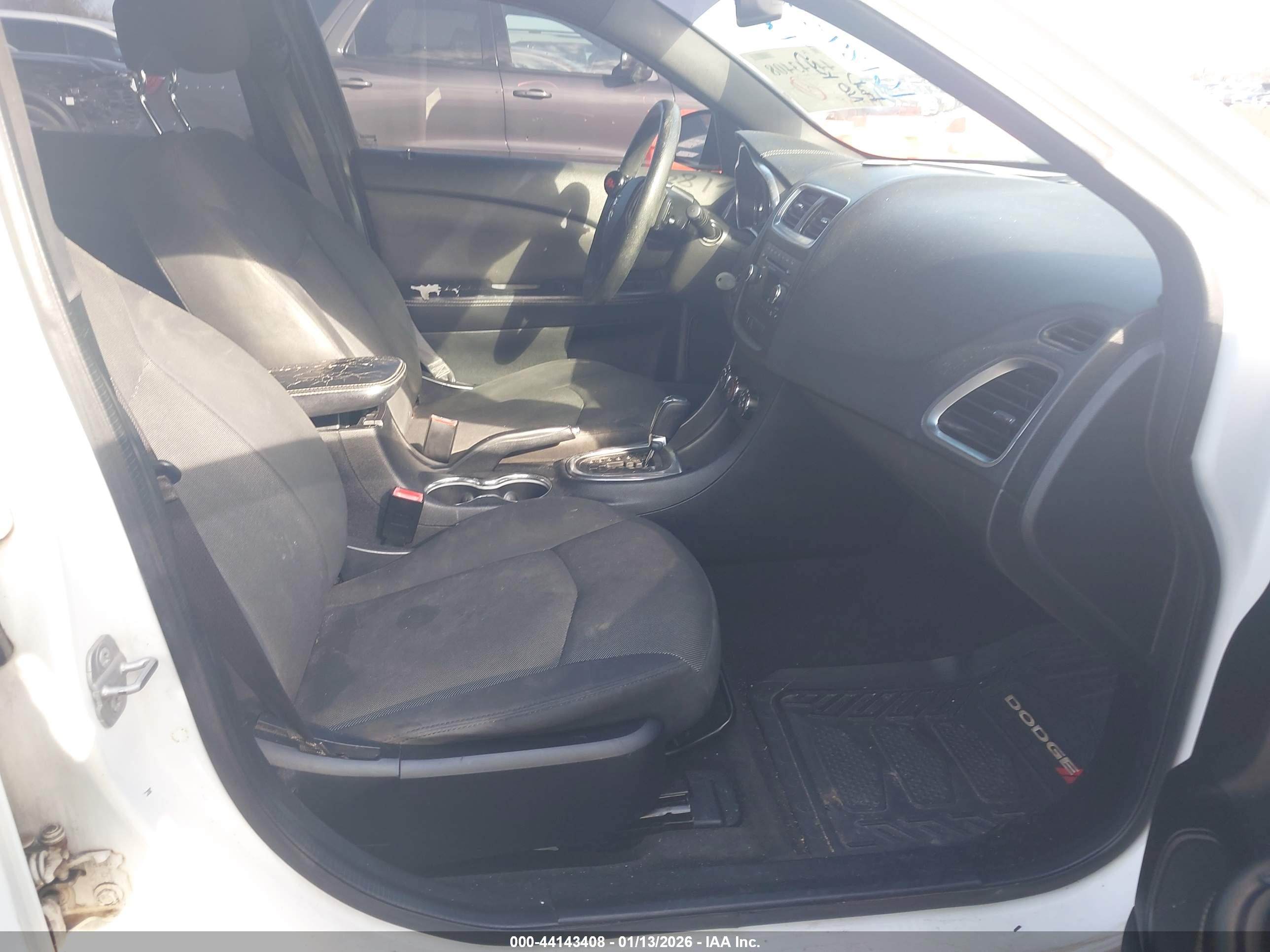 DODGE AVENGER image 5