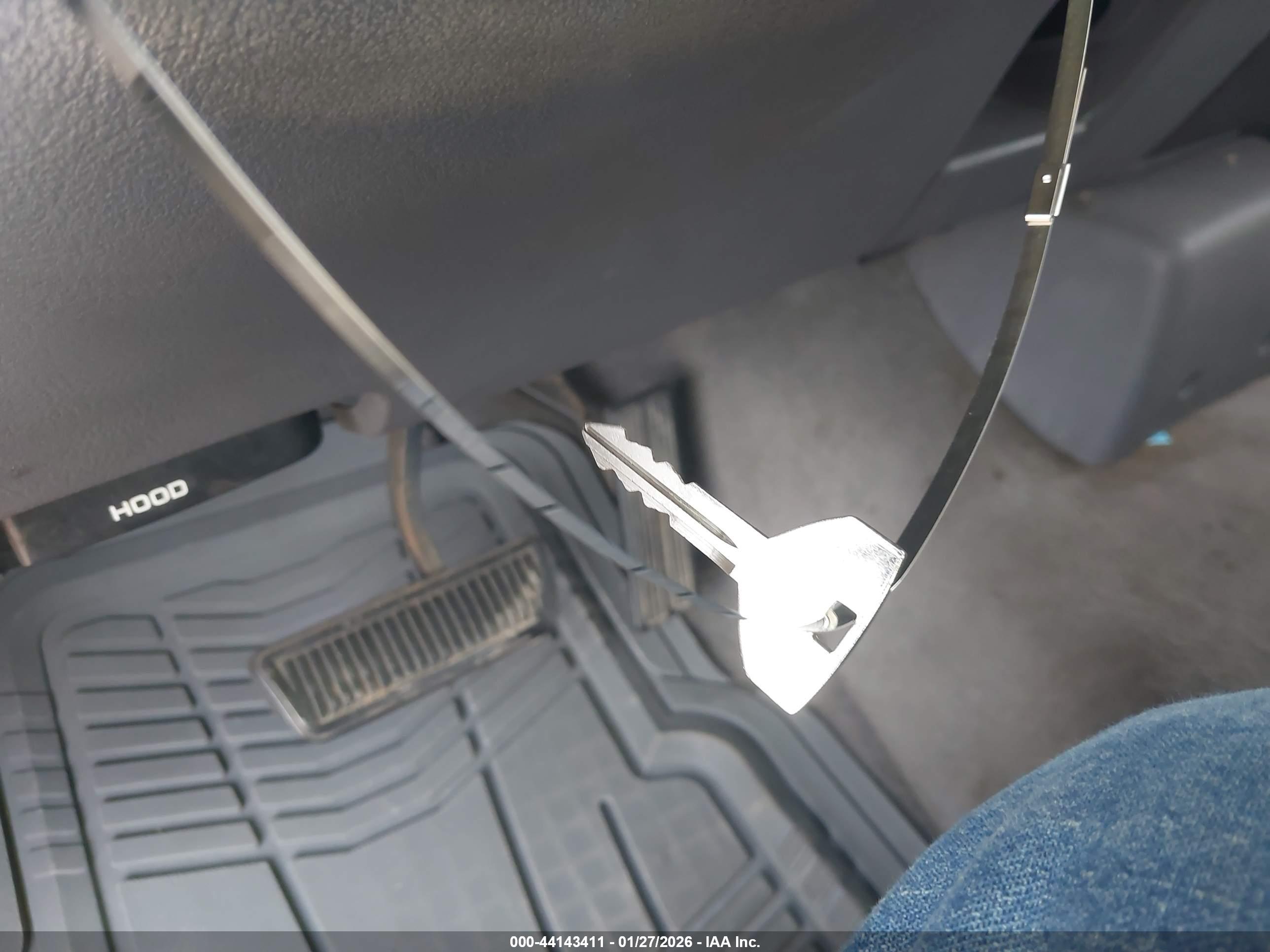 DODGE RAM image 11