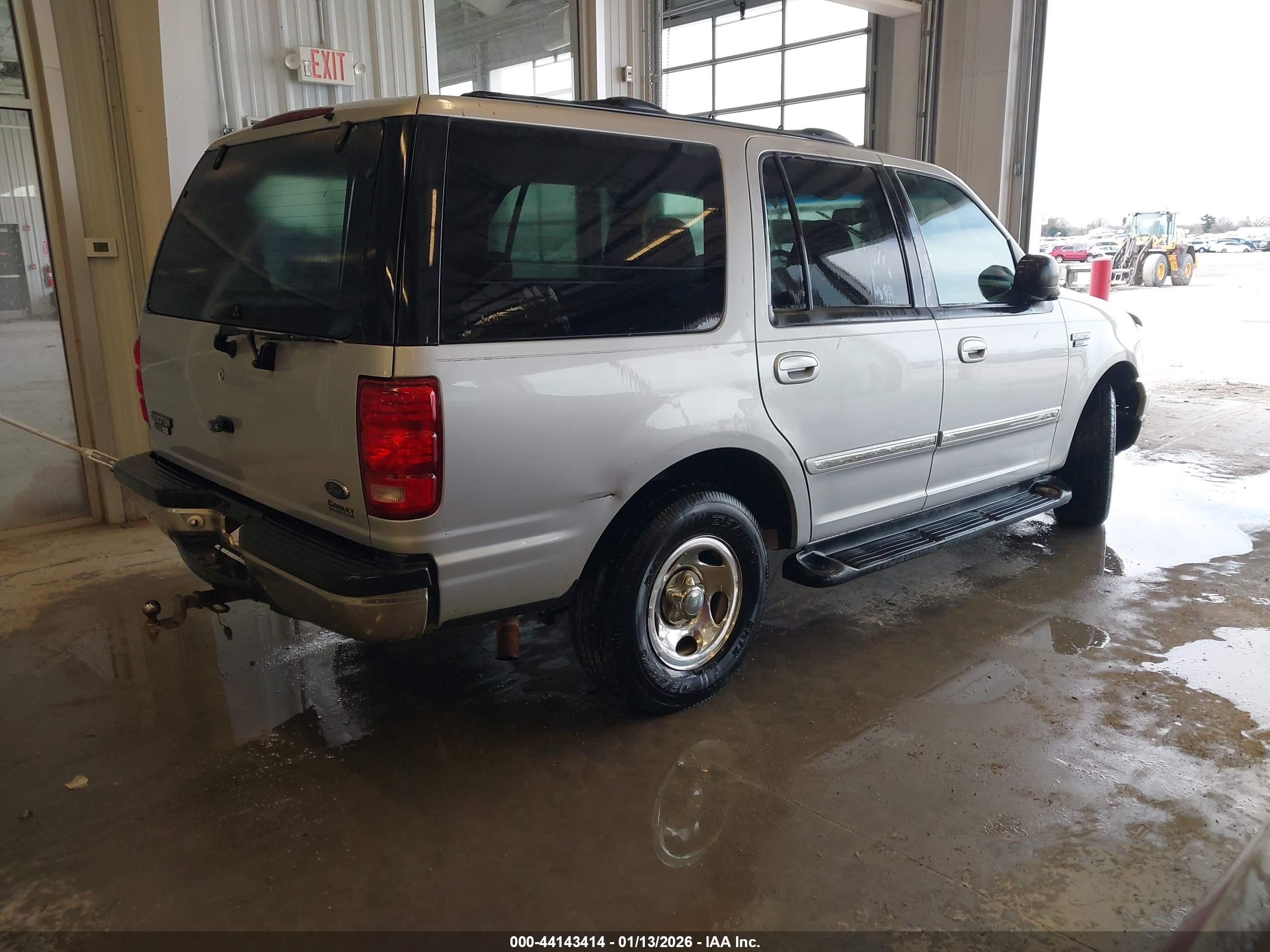 FORD EXPEDITION image 4