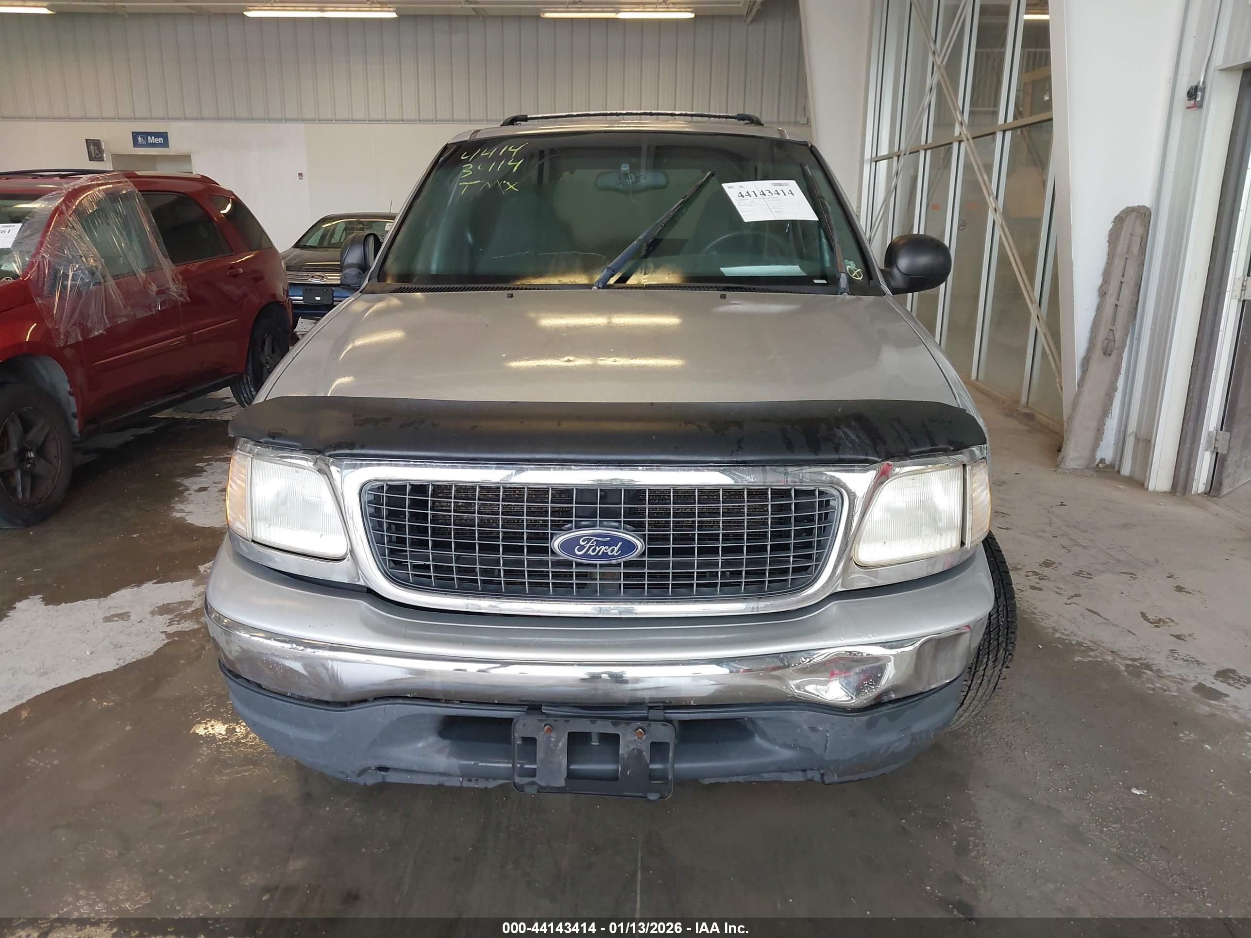 FORD EXPEDITION image 6