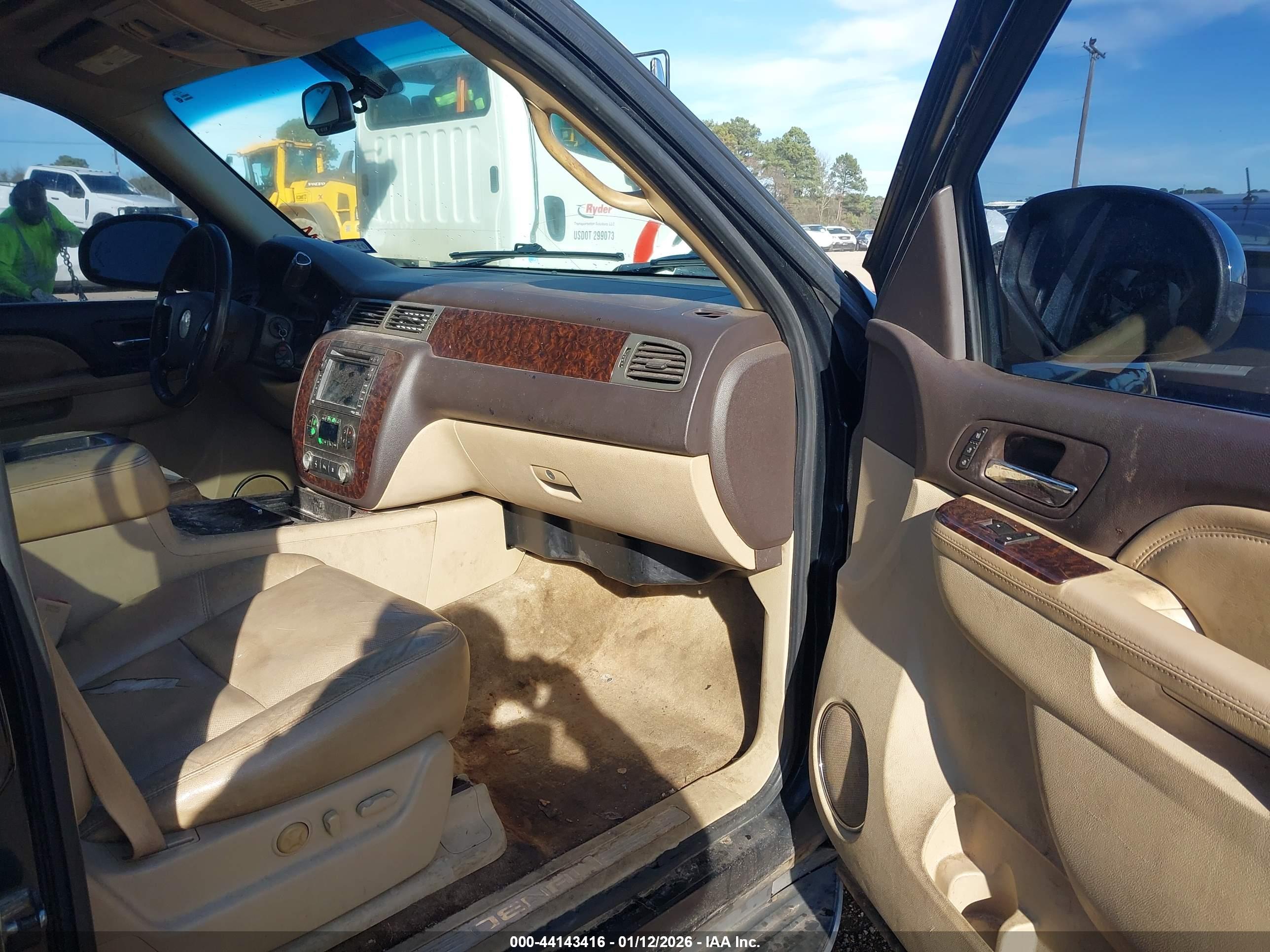 GMC YUKON image 5