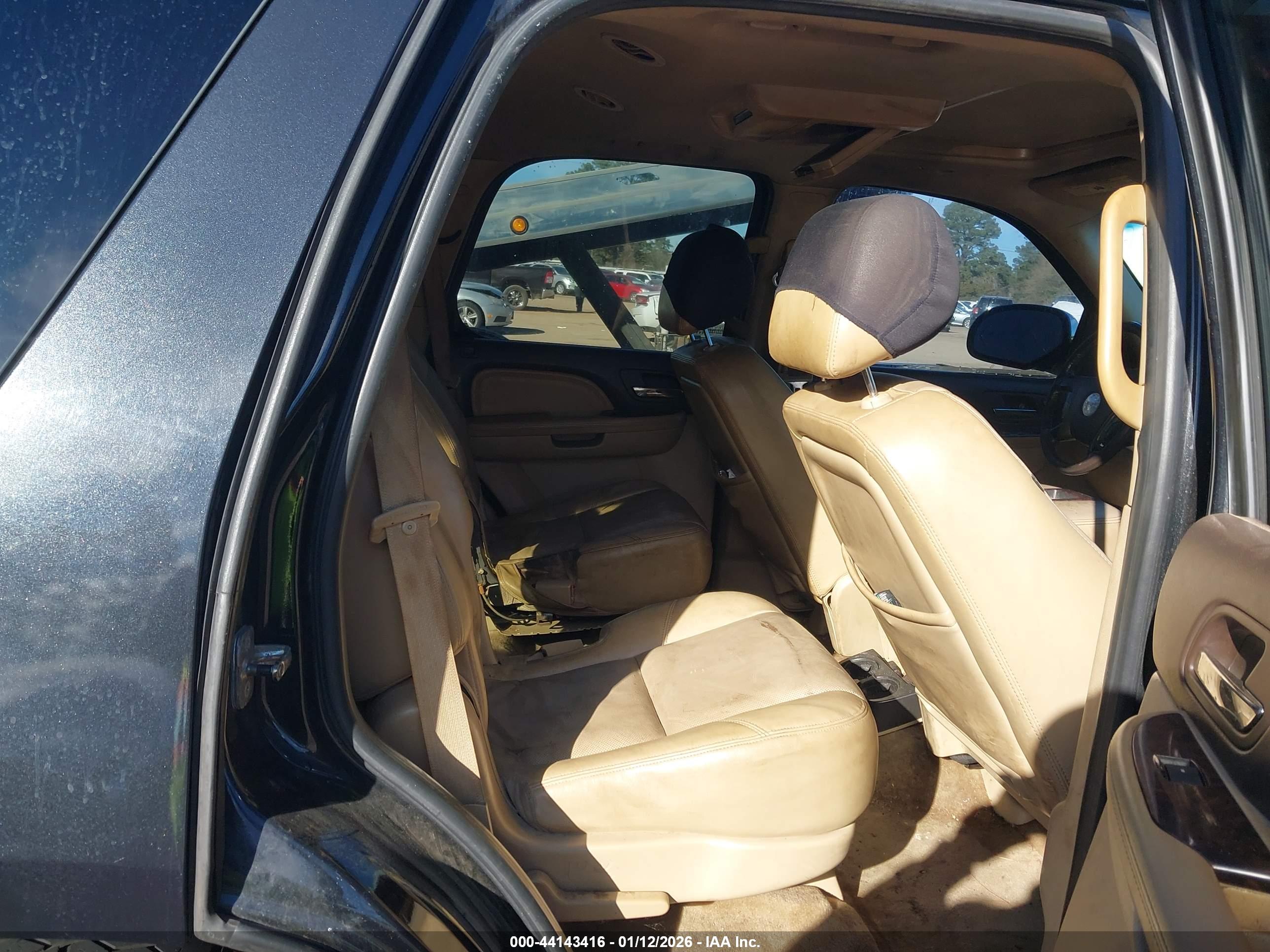 GMC YUKON image 8
