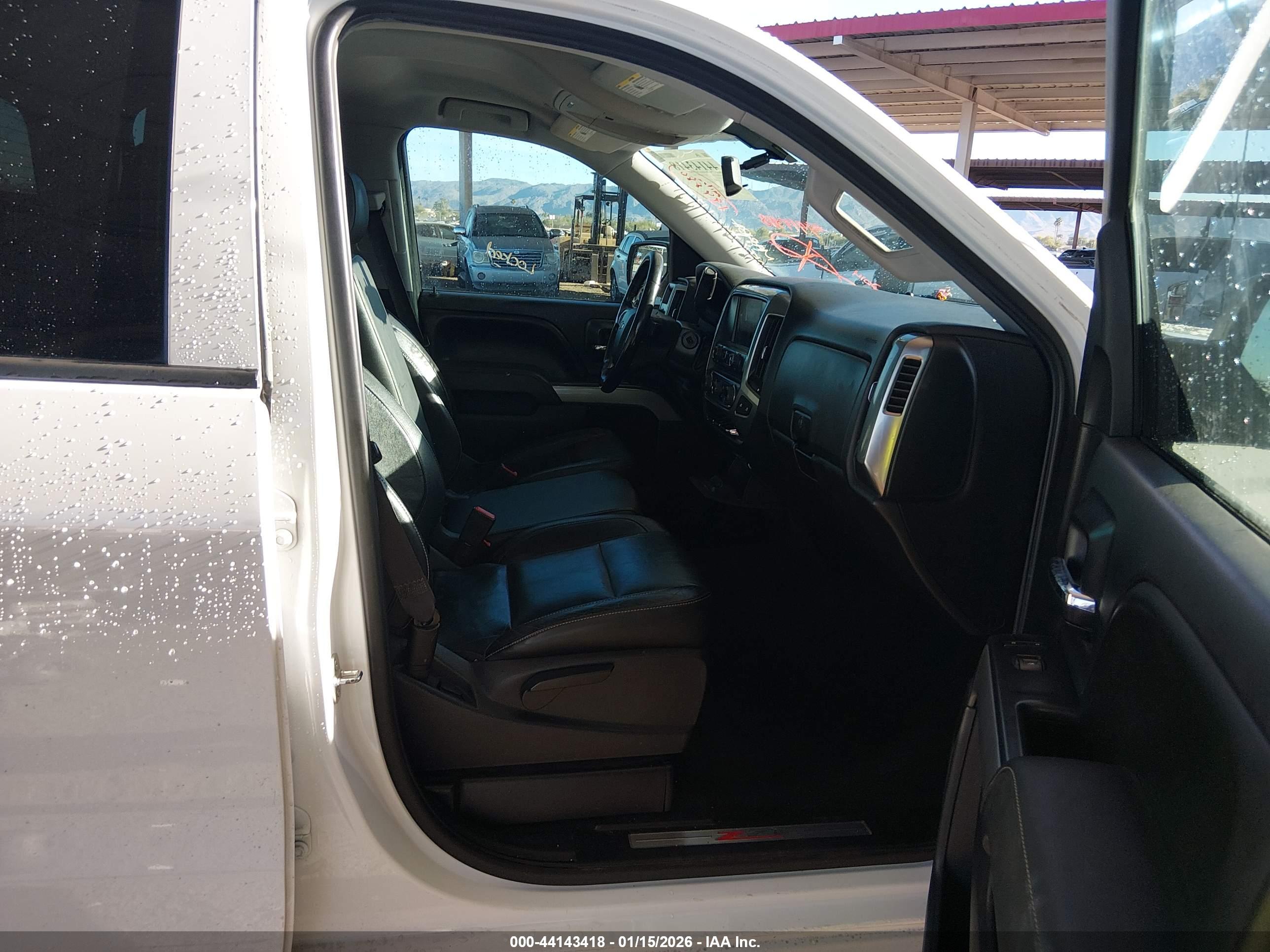 CHEVROLET SILVERADO image 5