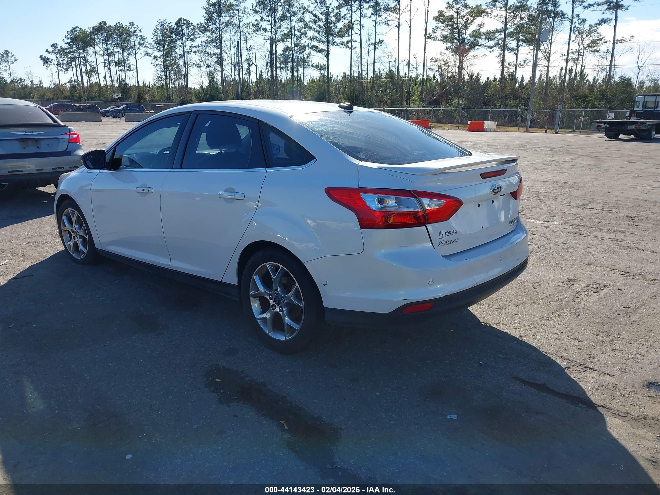 FORD FOCUS image 3