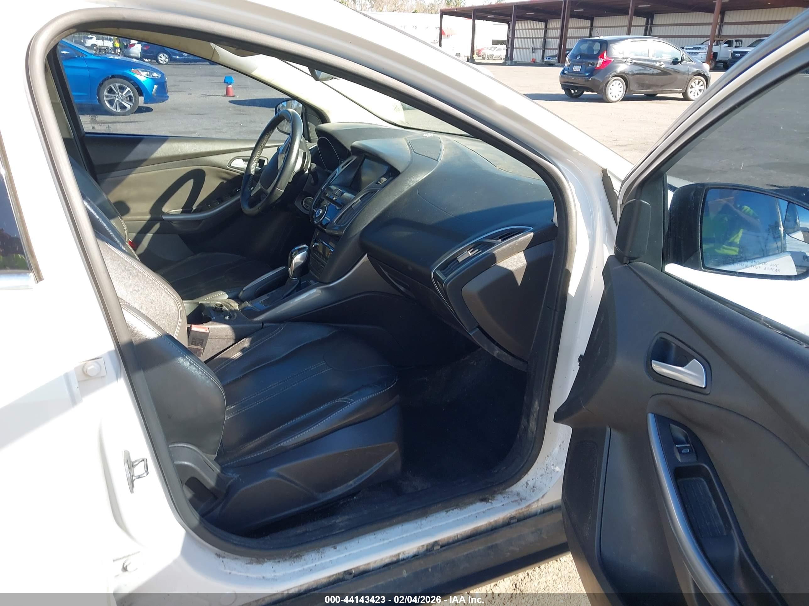 FORD FOCUS image 5