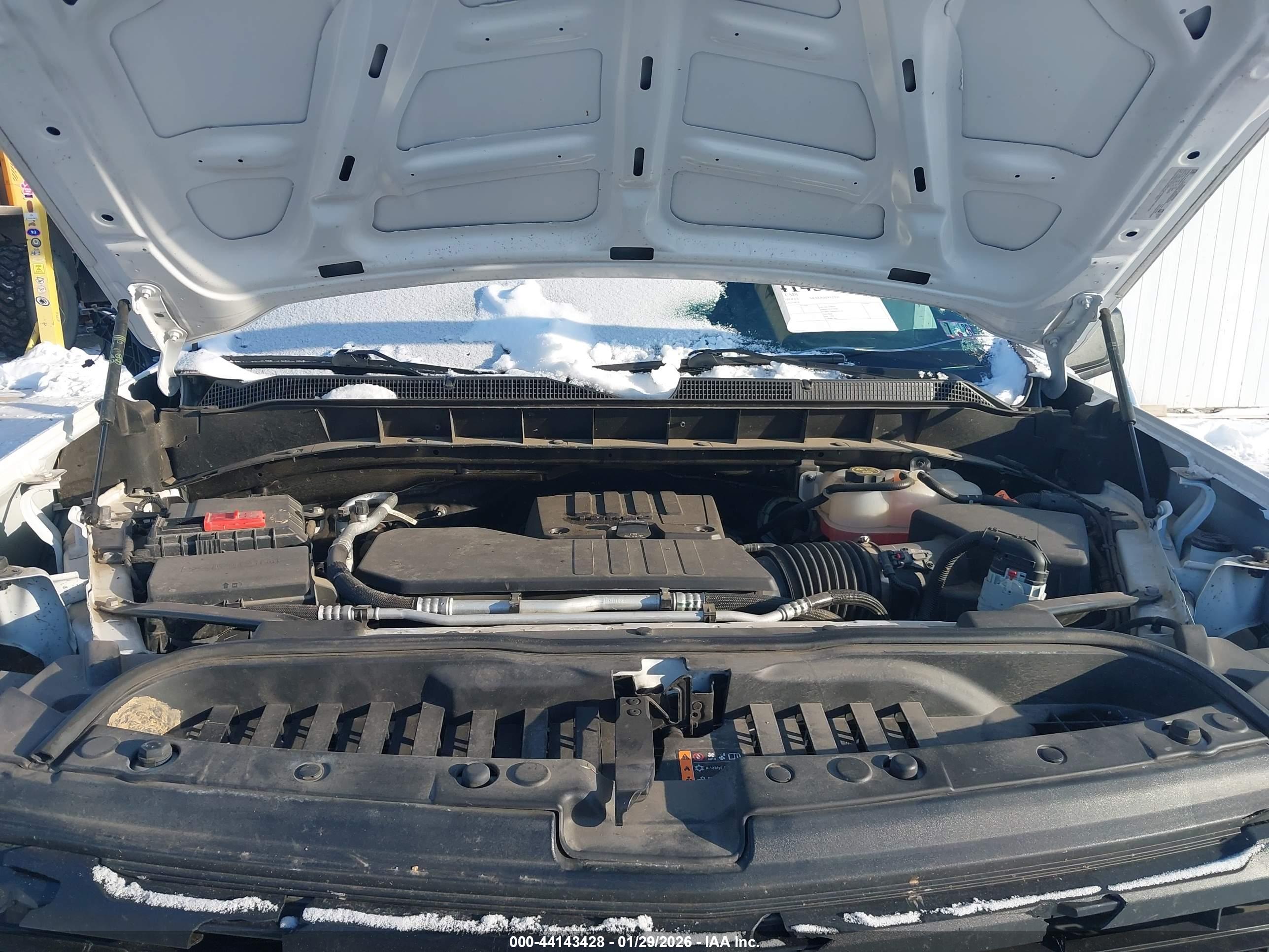 CHEVROLET SILVERADO image 10