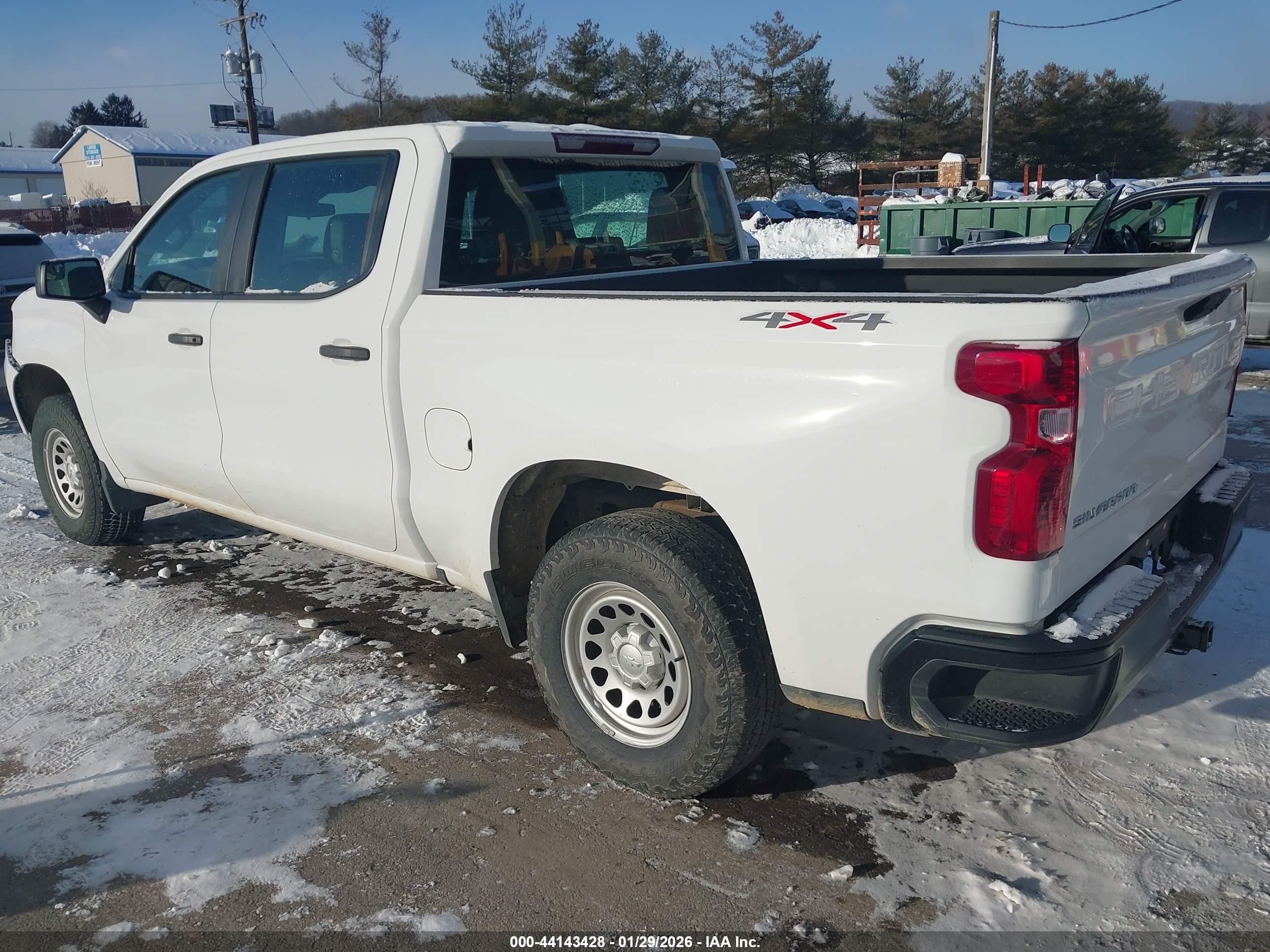 CHEVROLET SILVERADO image 3