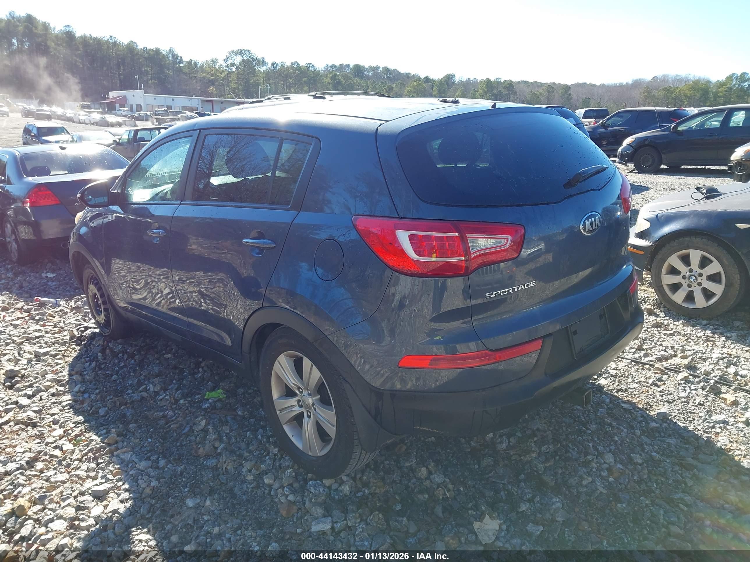 KIA SPORTAGE image 3