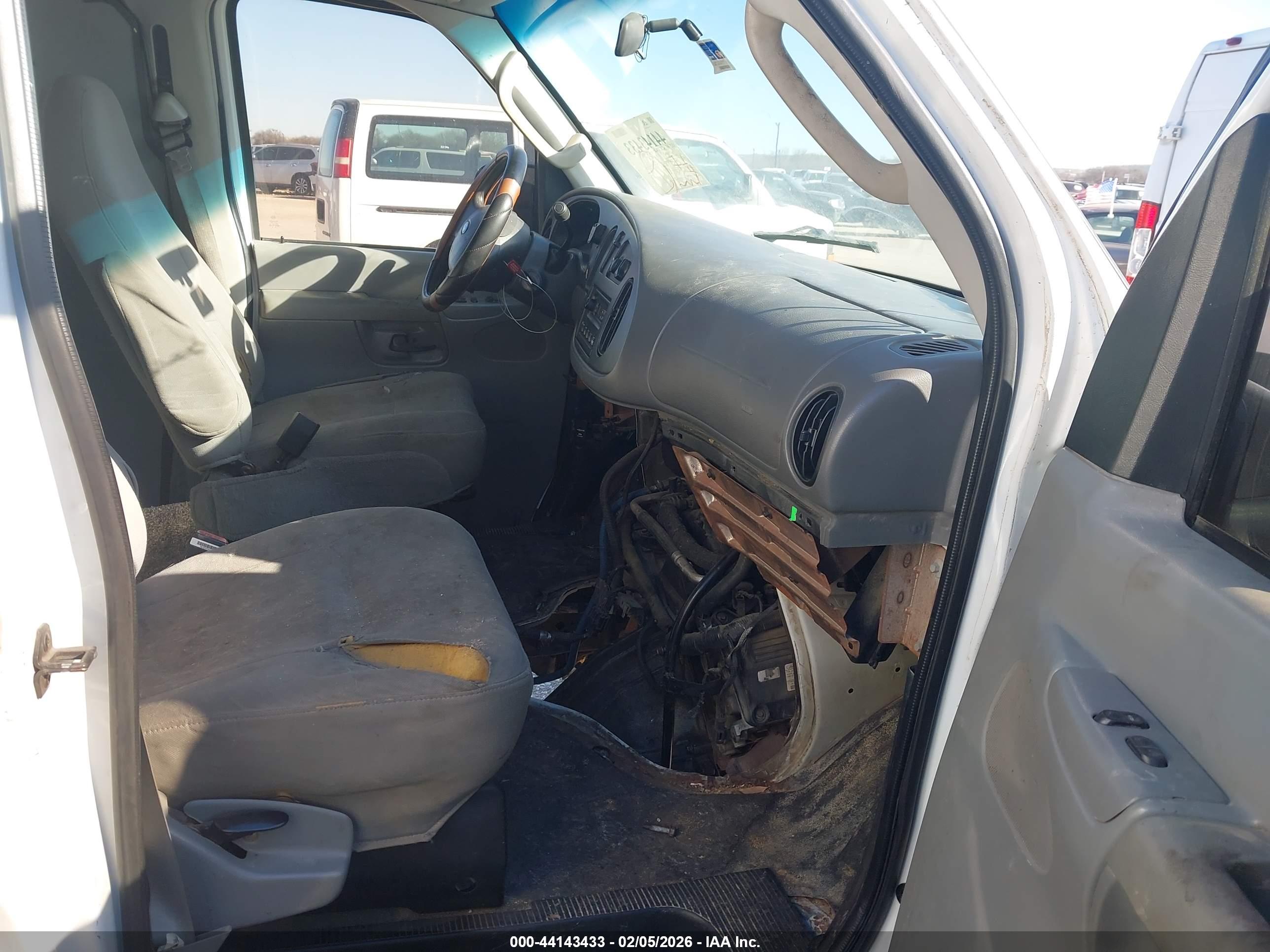 FORD E-350 image 5