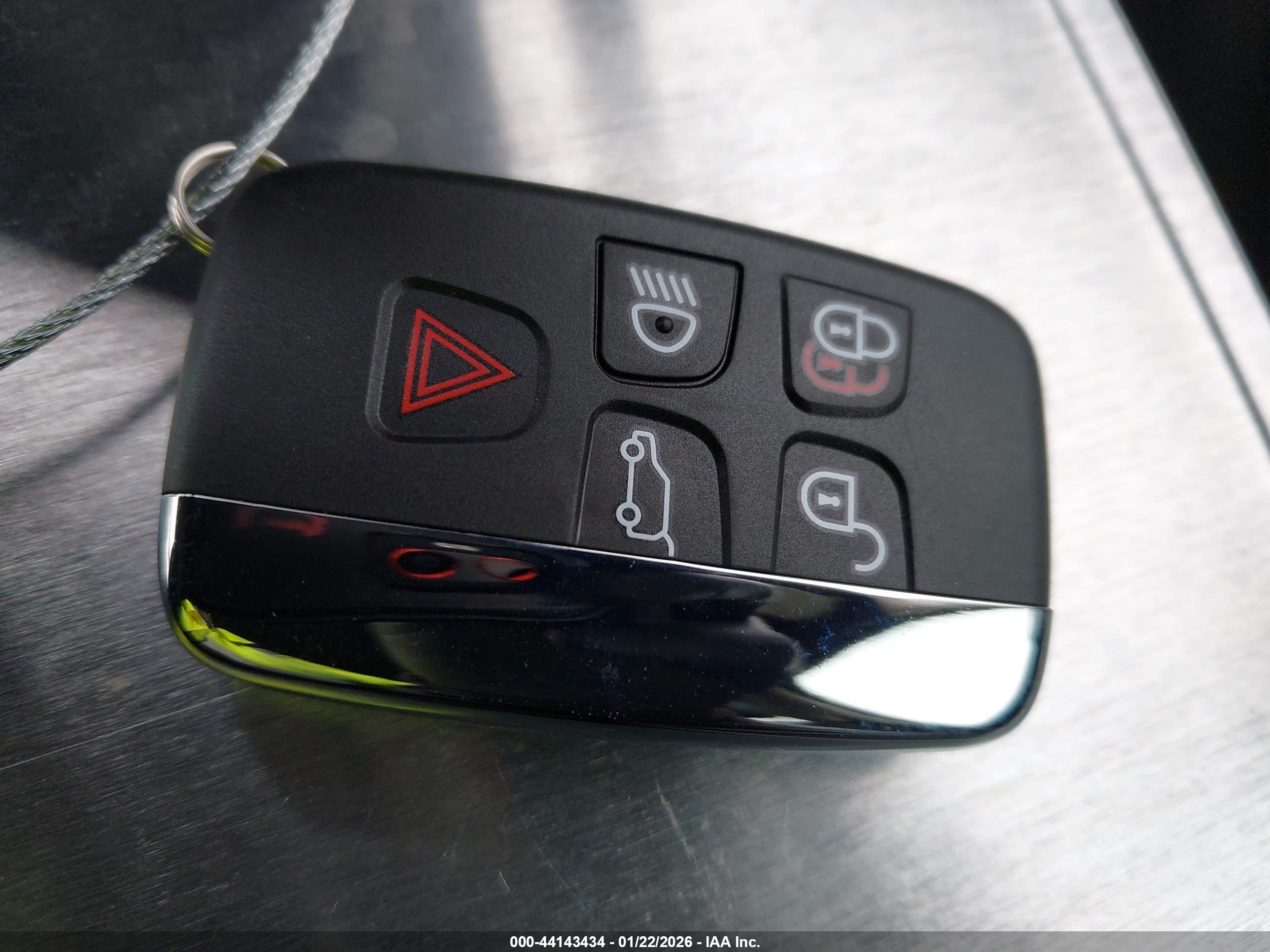 LAND ROVER image 11