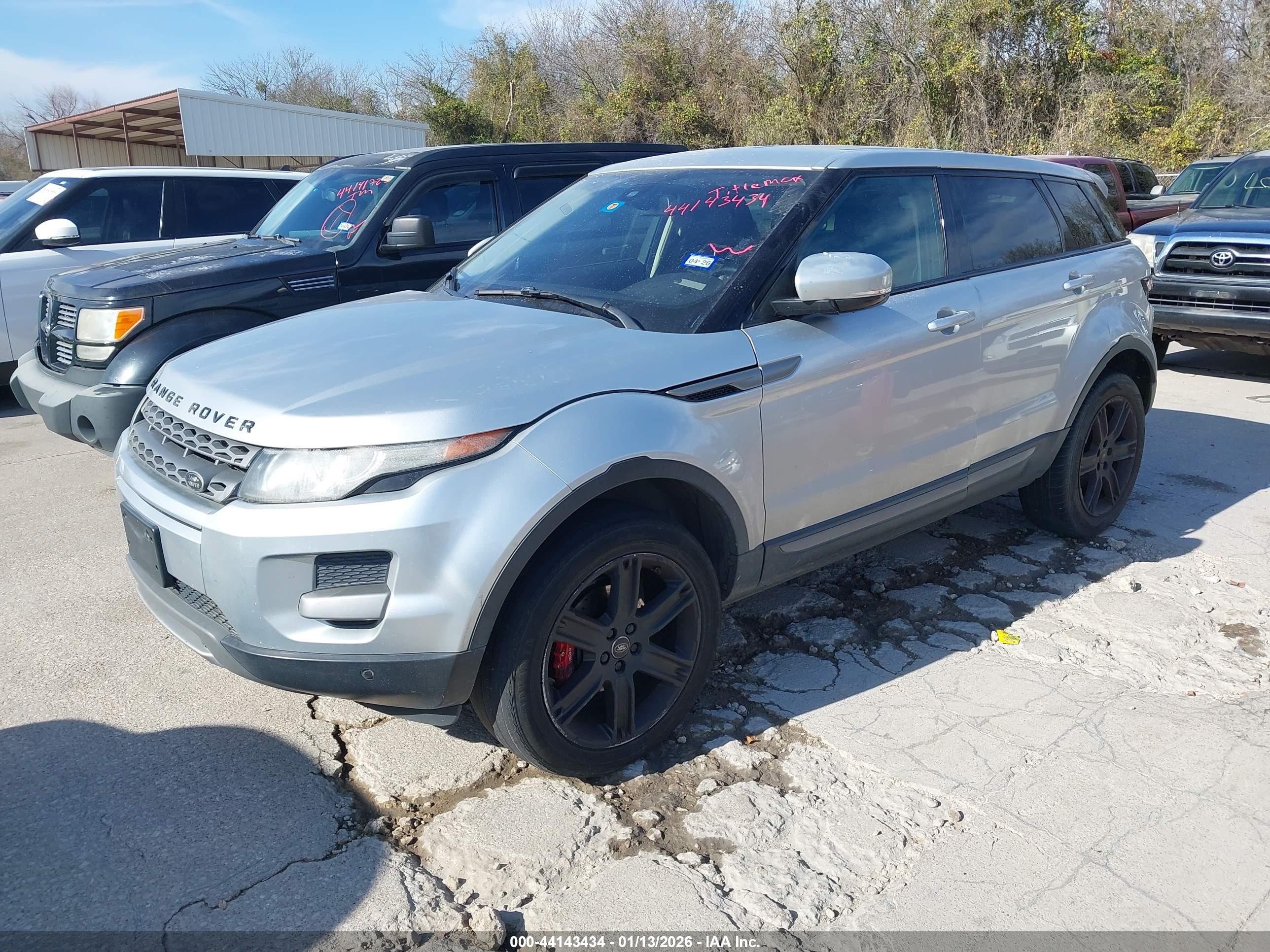 LAND ROVER image 2