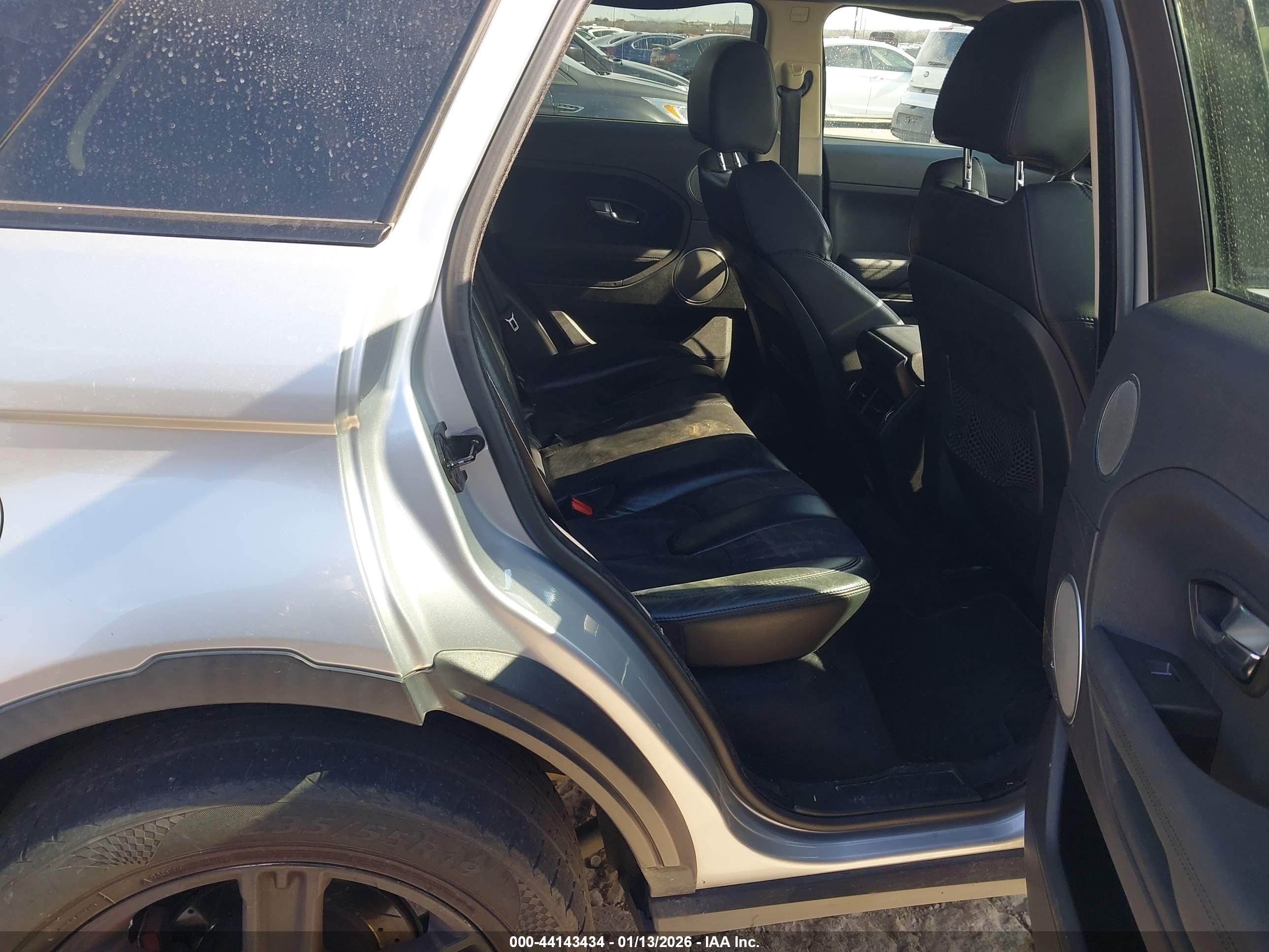 LAND ROVER image 8