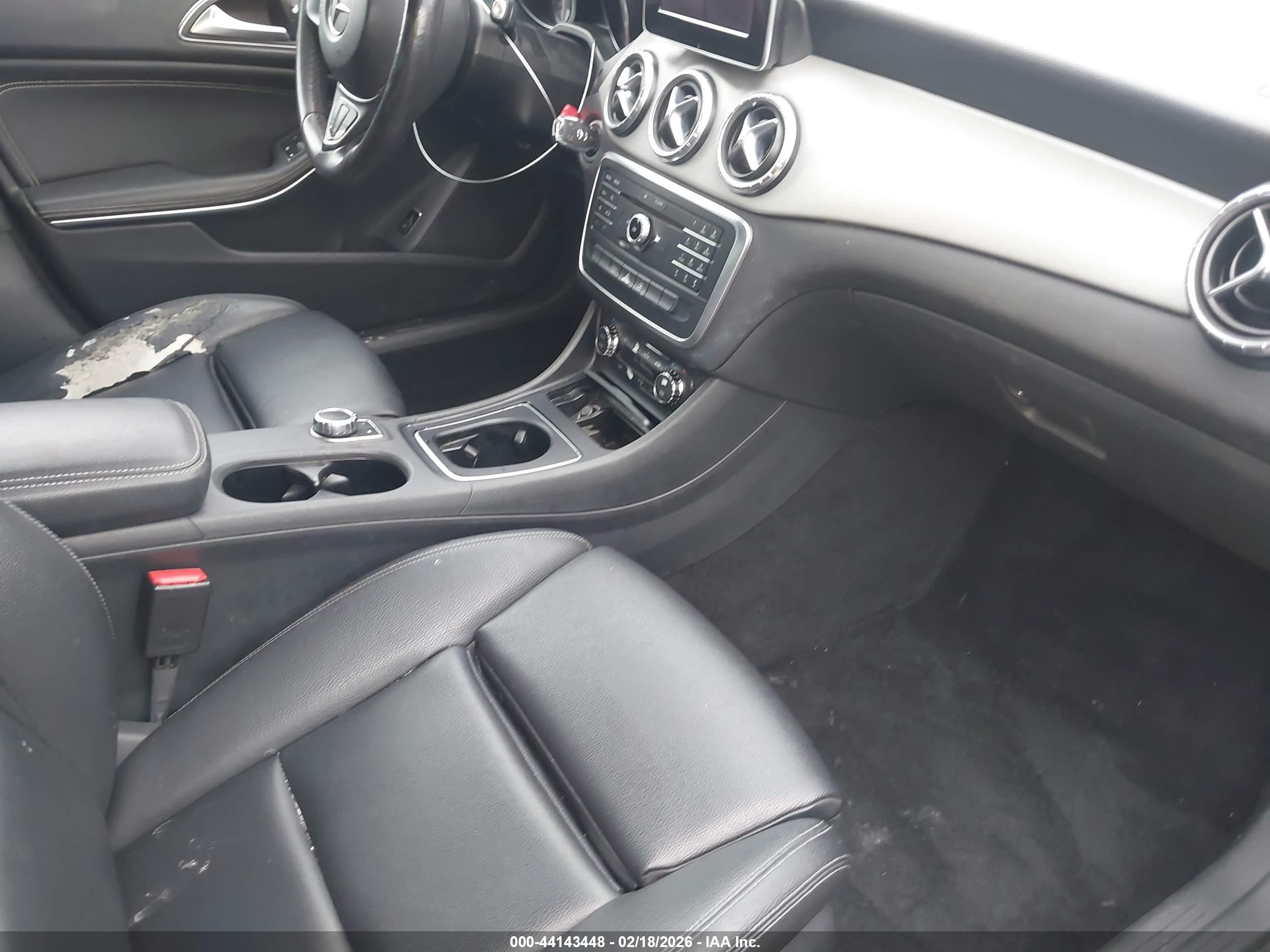 MERCEDES-BENZ CLA image 5