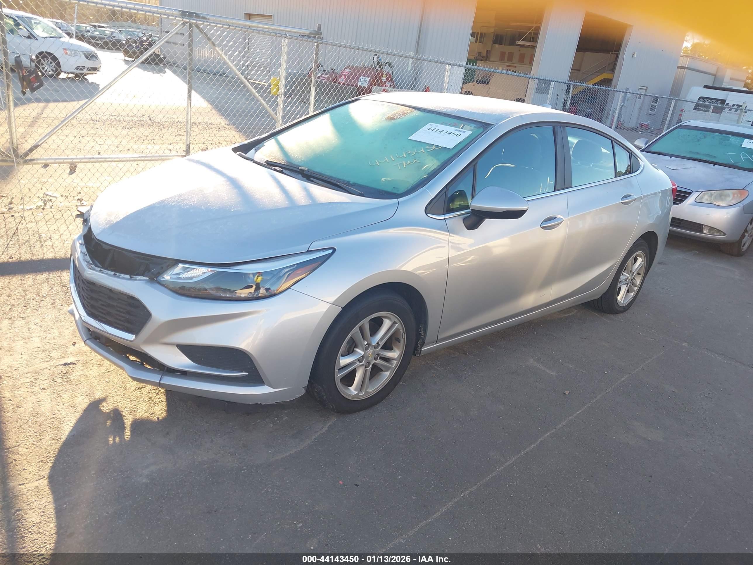 CHEVROLET CRUZE image 2