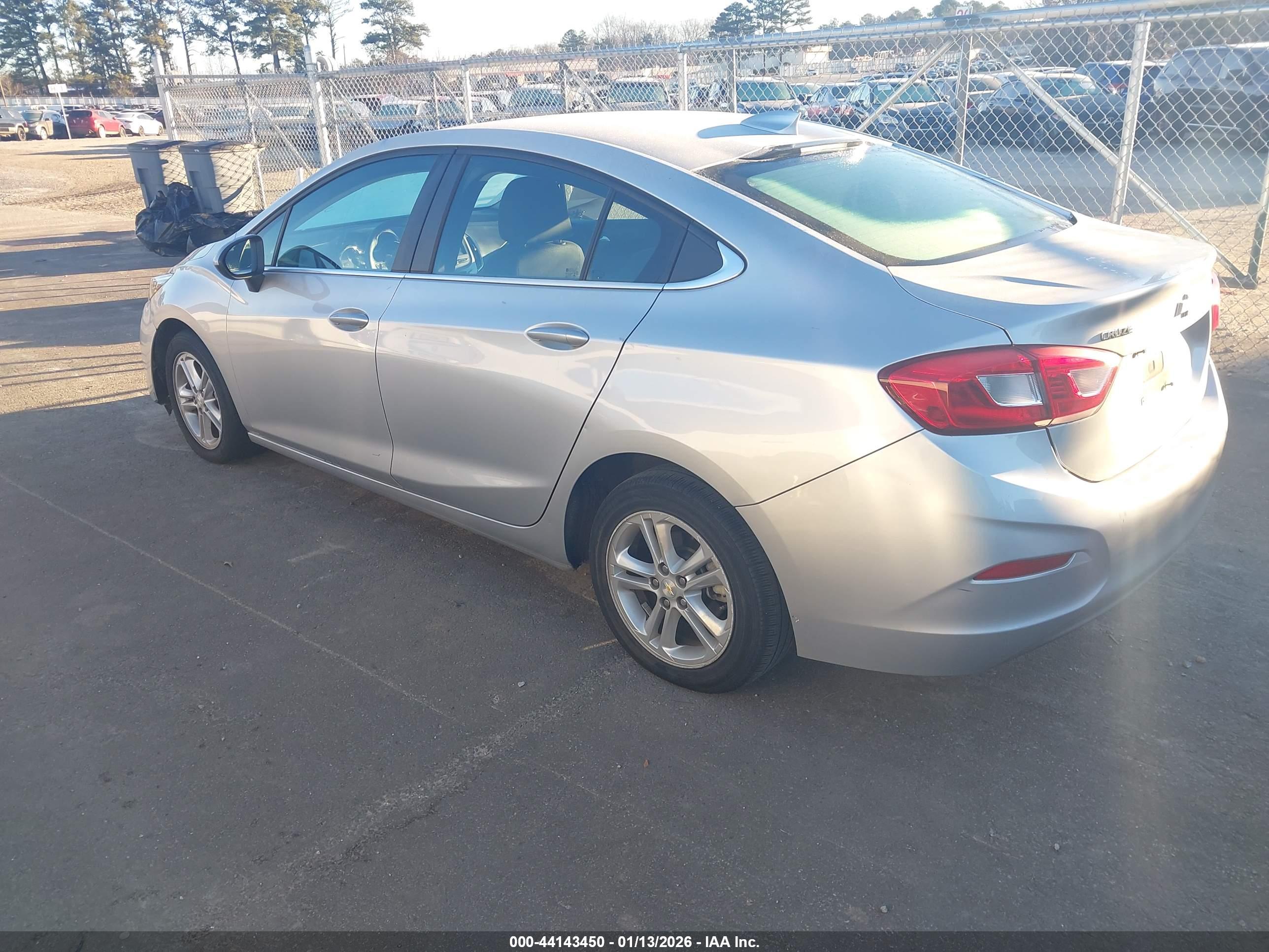 CHEVROLET CRUZE image 3