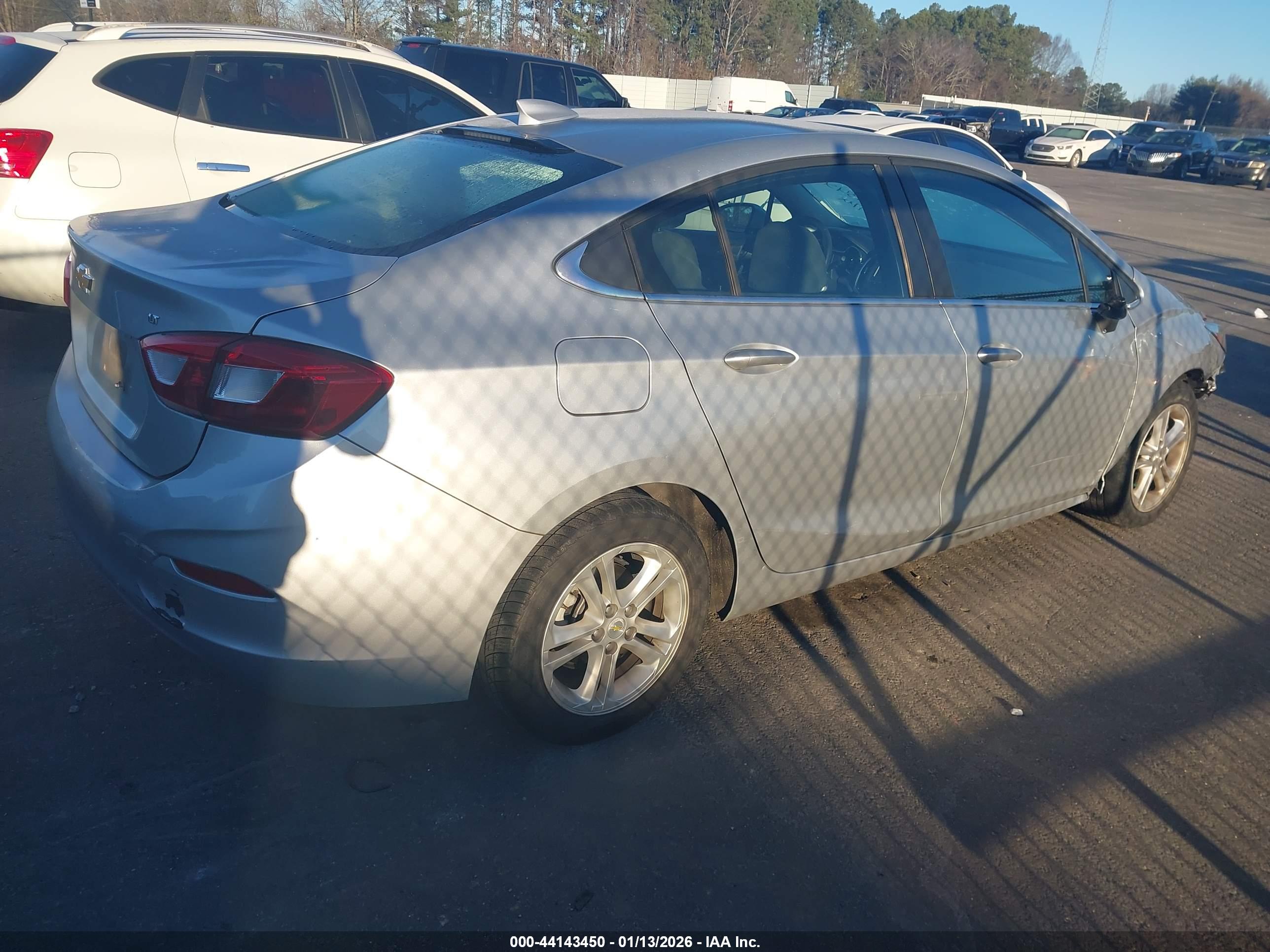 CHEVROLET CRUZE image 4