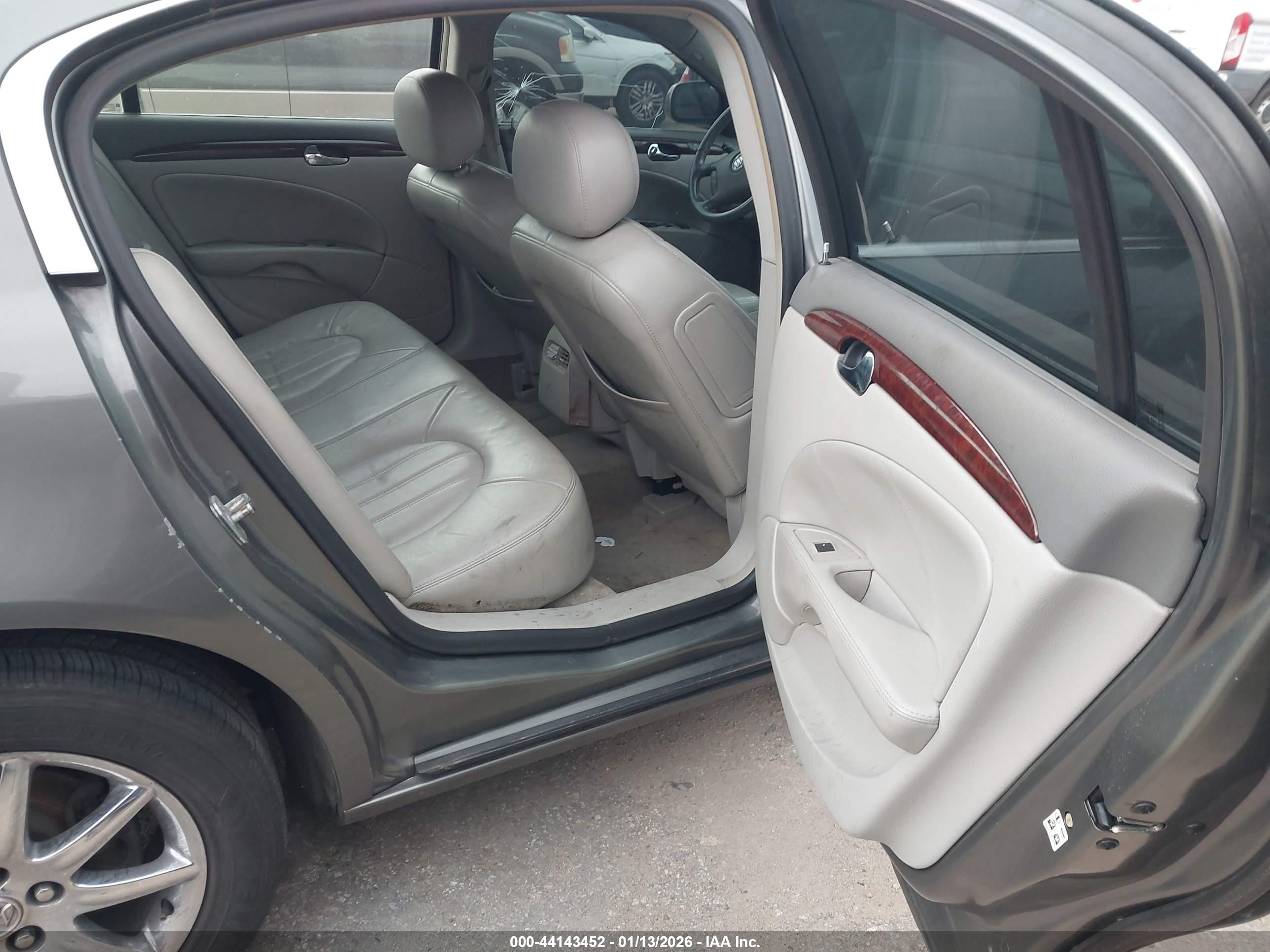 BUICK LUCERNE image 8