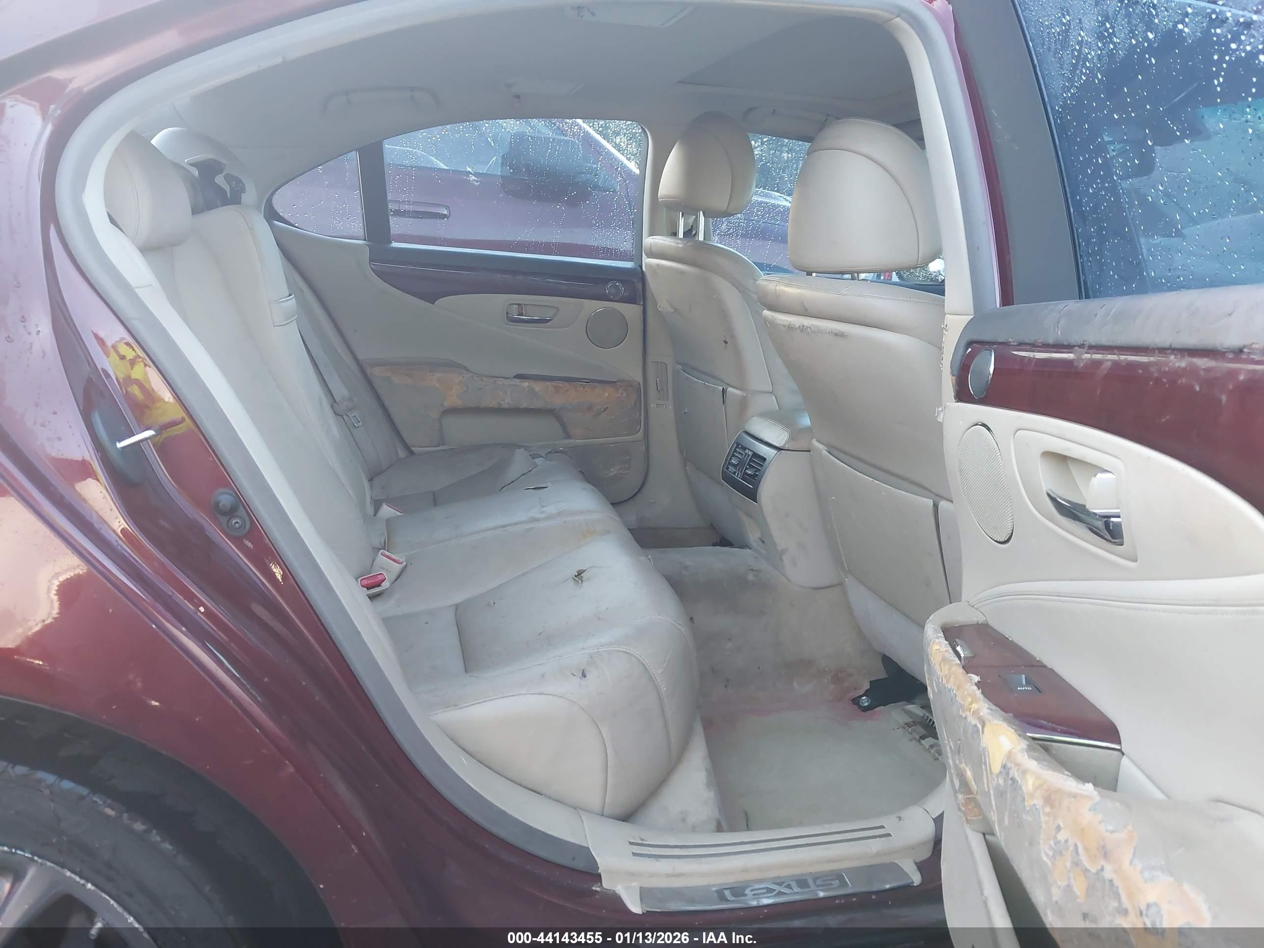 LEXUS LS image 8