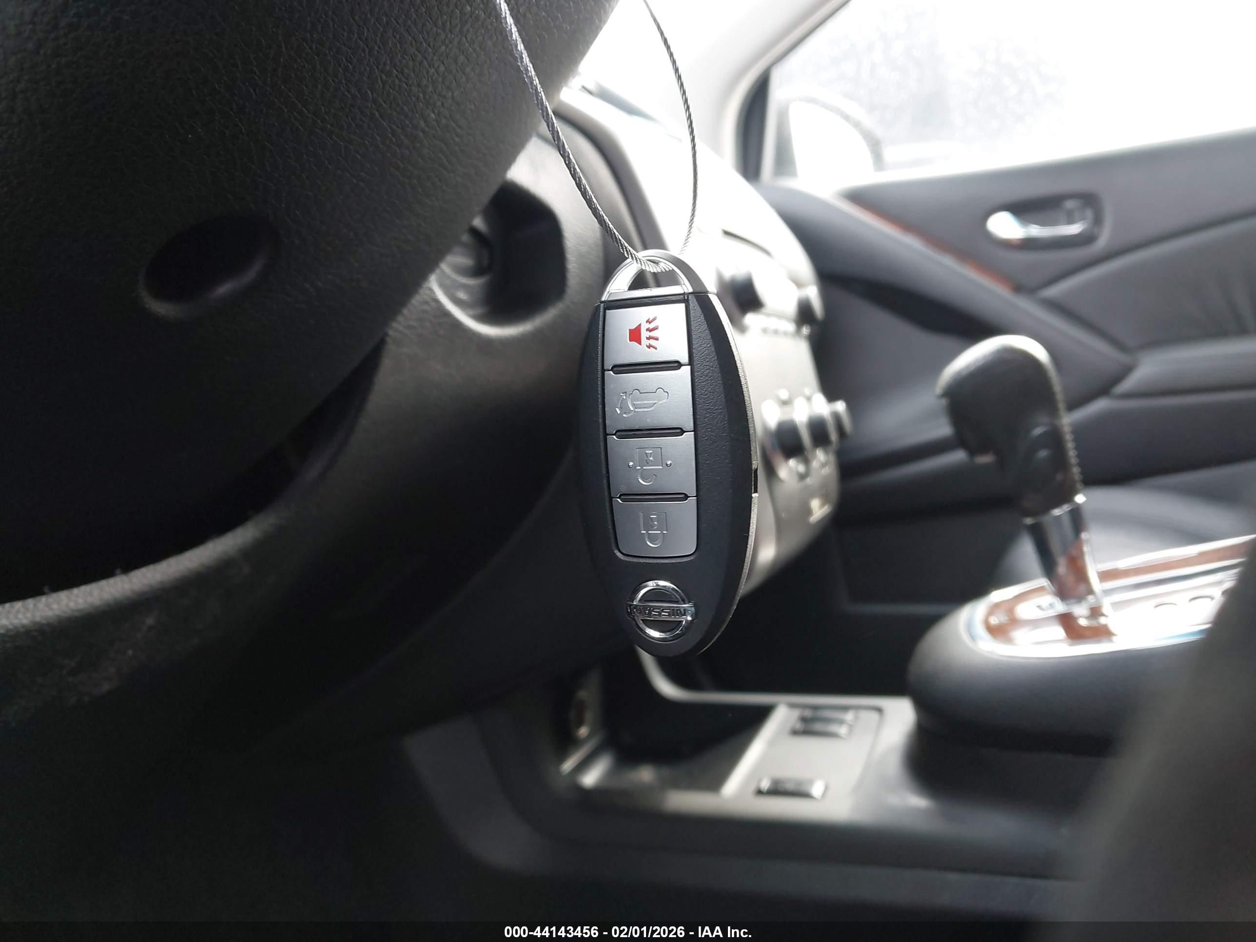 NISSAN MURANO image 11