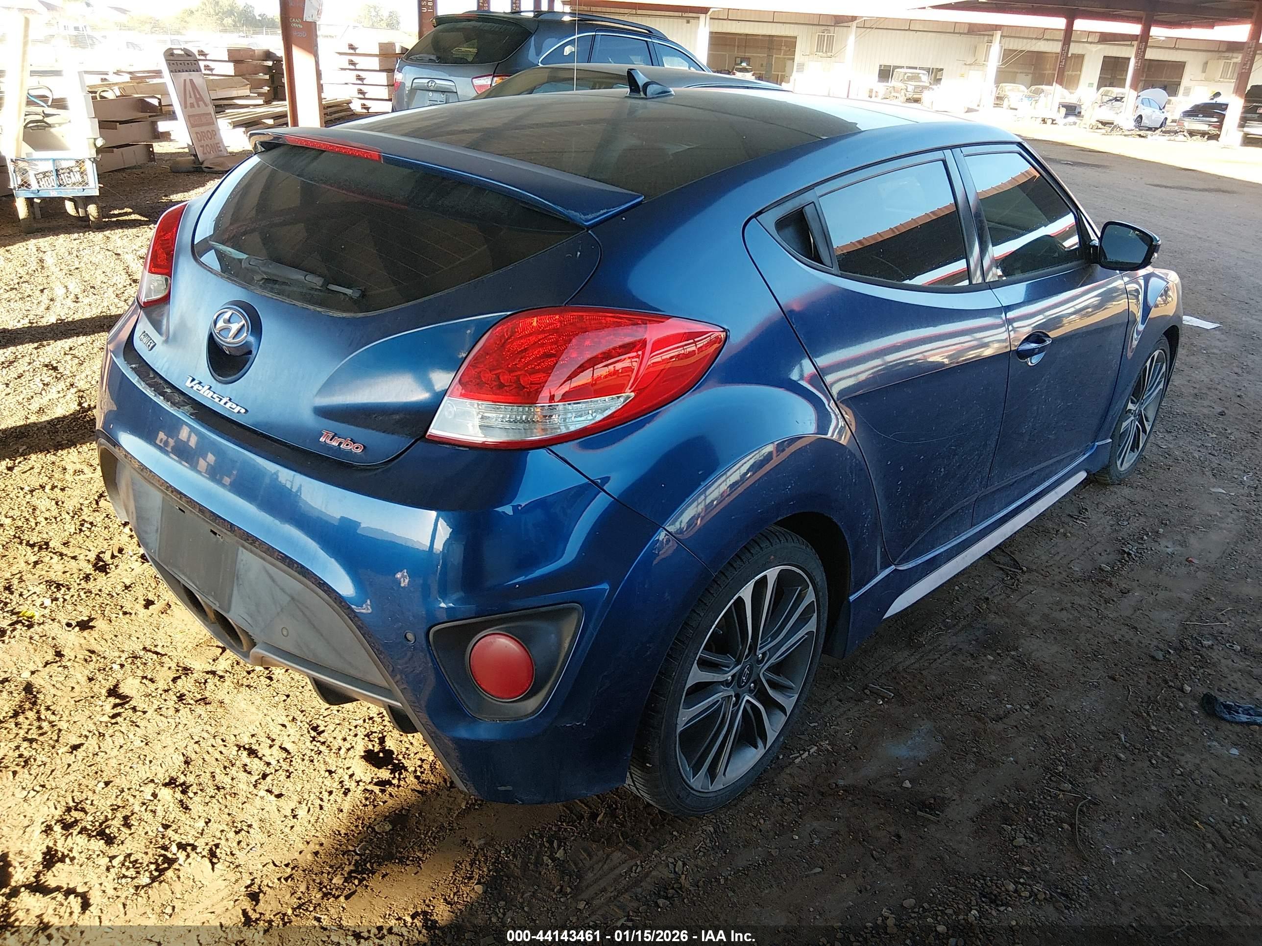 HYUNDAI VELOSTER image 4
