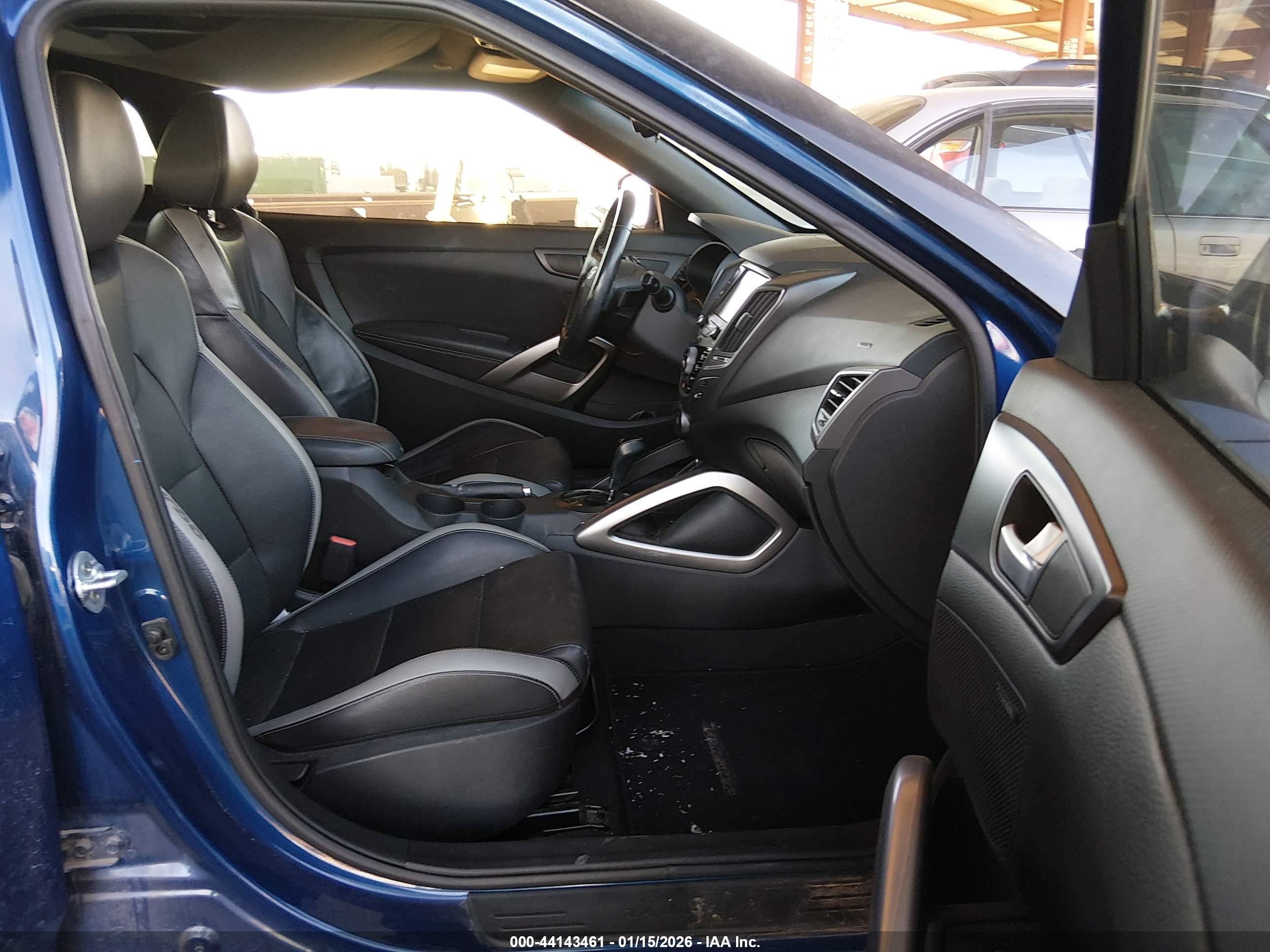 HYUNDAI VELOSTER image 5