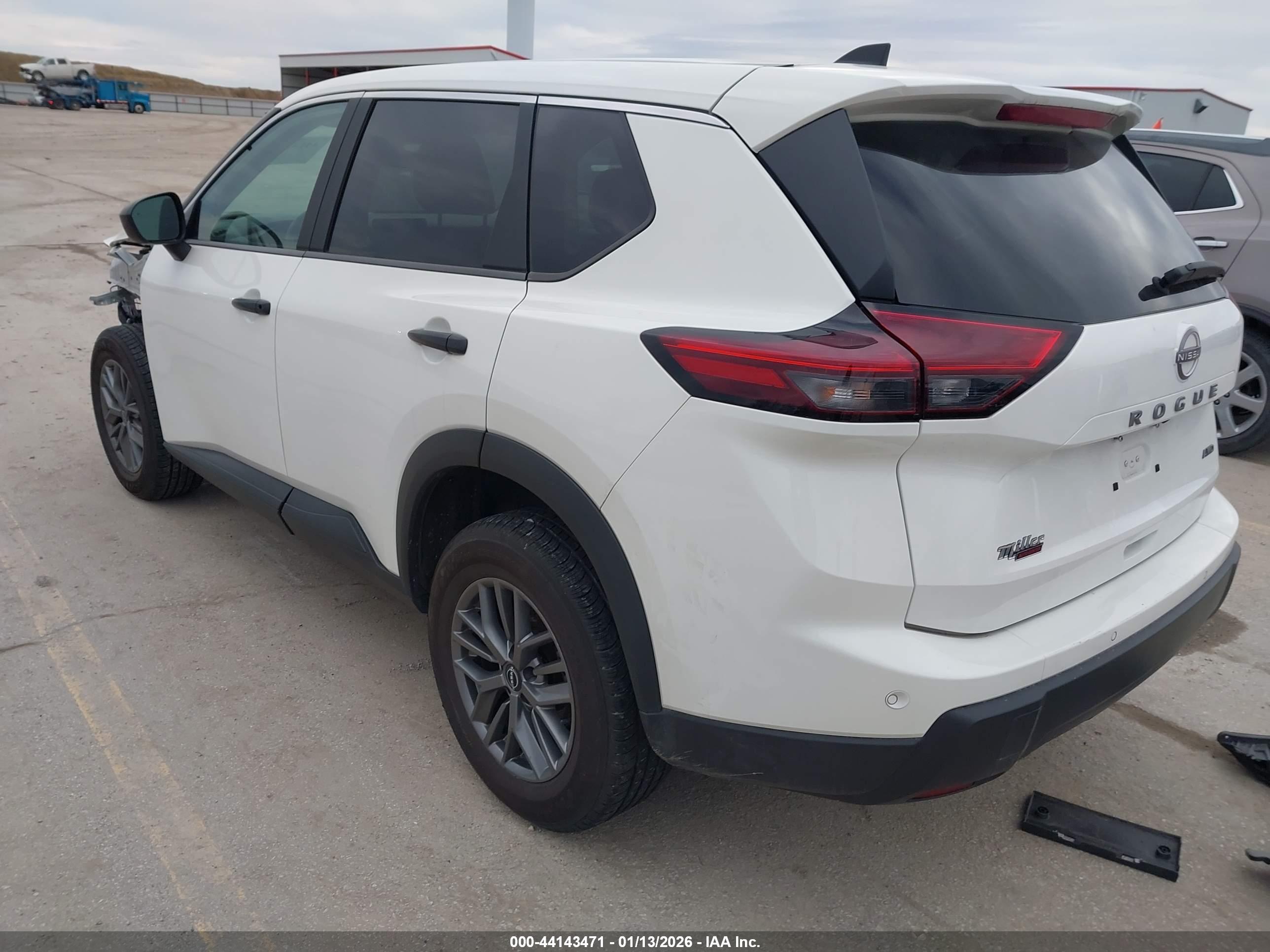 NISSAN ROGUE image 3