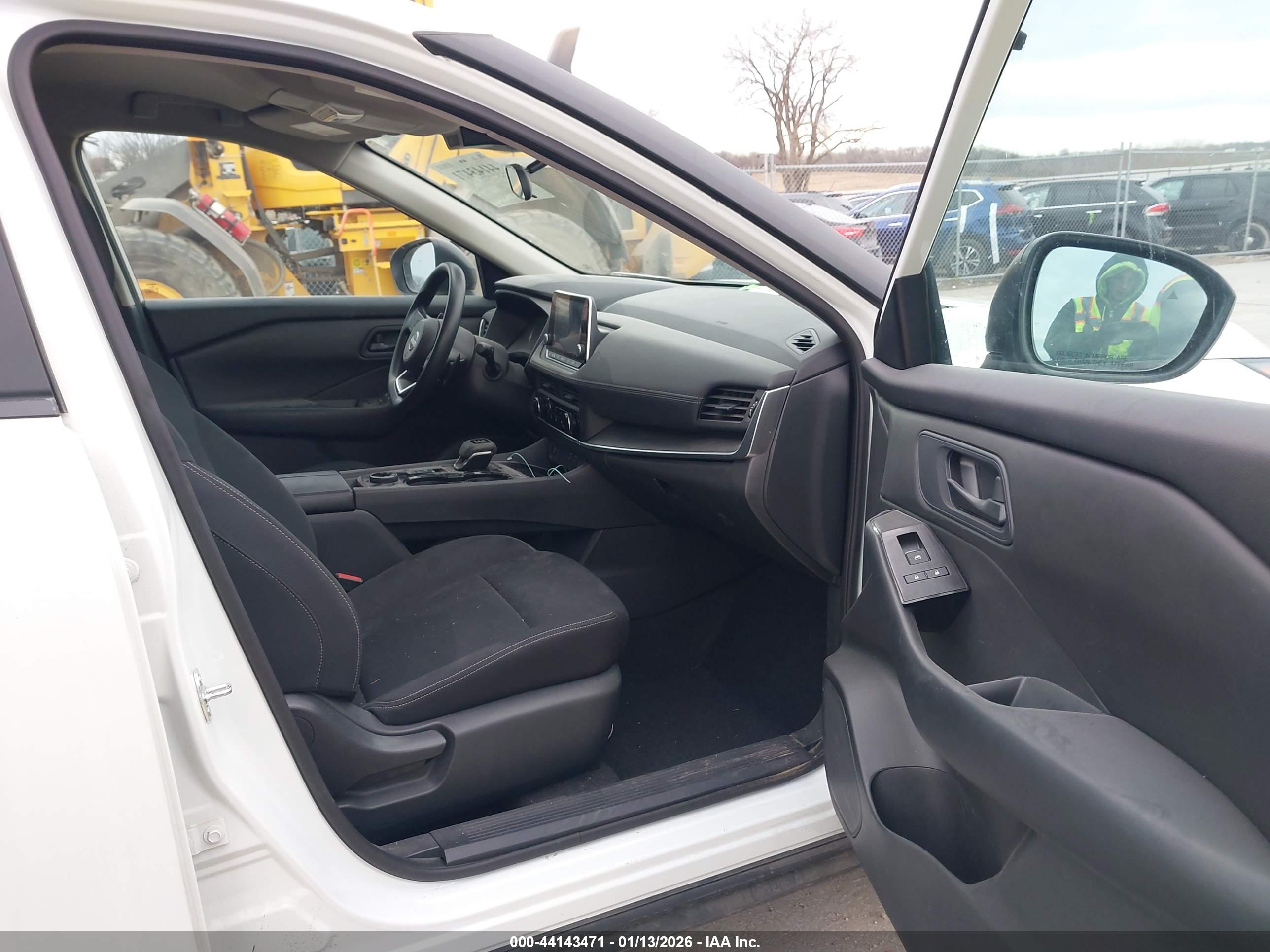 NISSAN ROGUE image 5