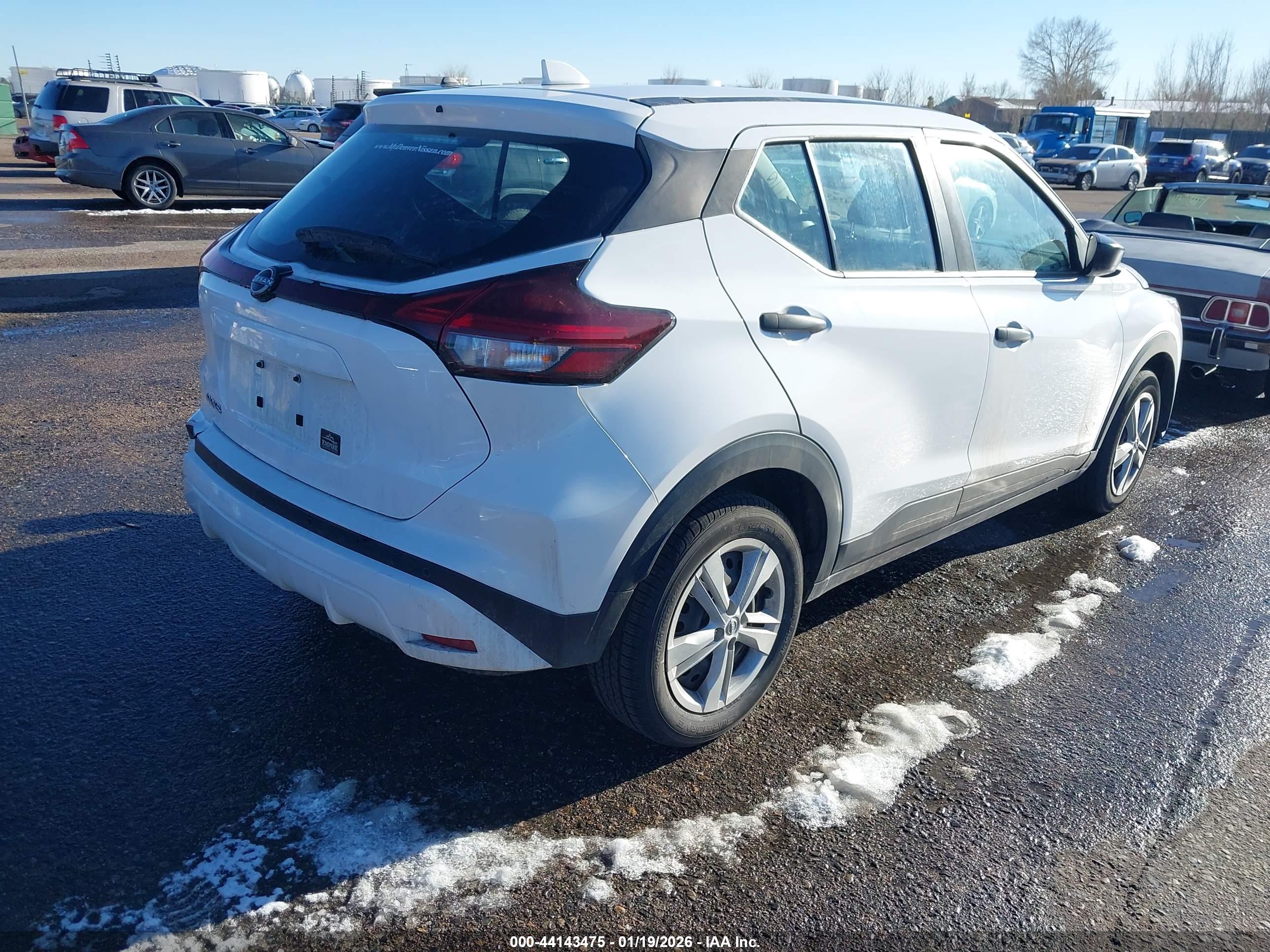 NISSAN KICKS image 4