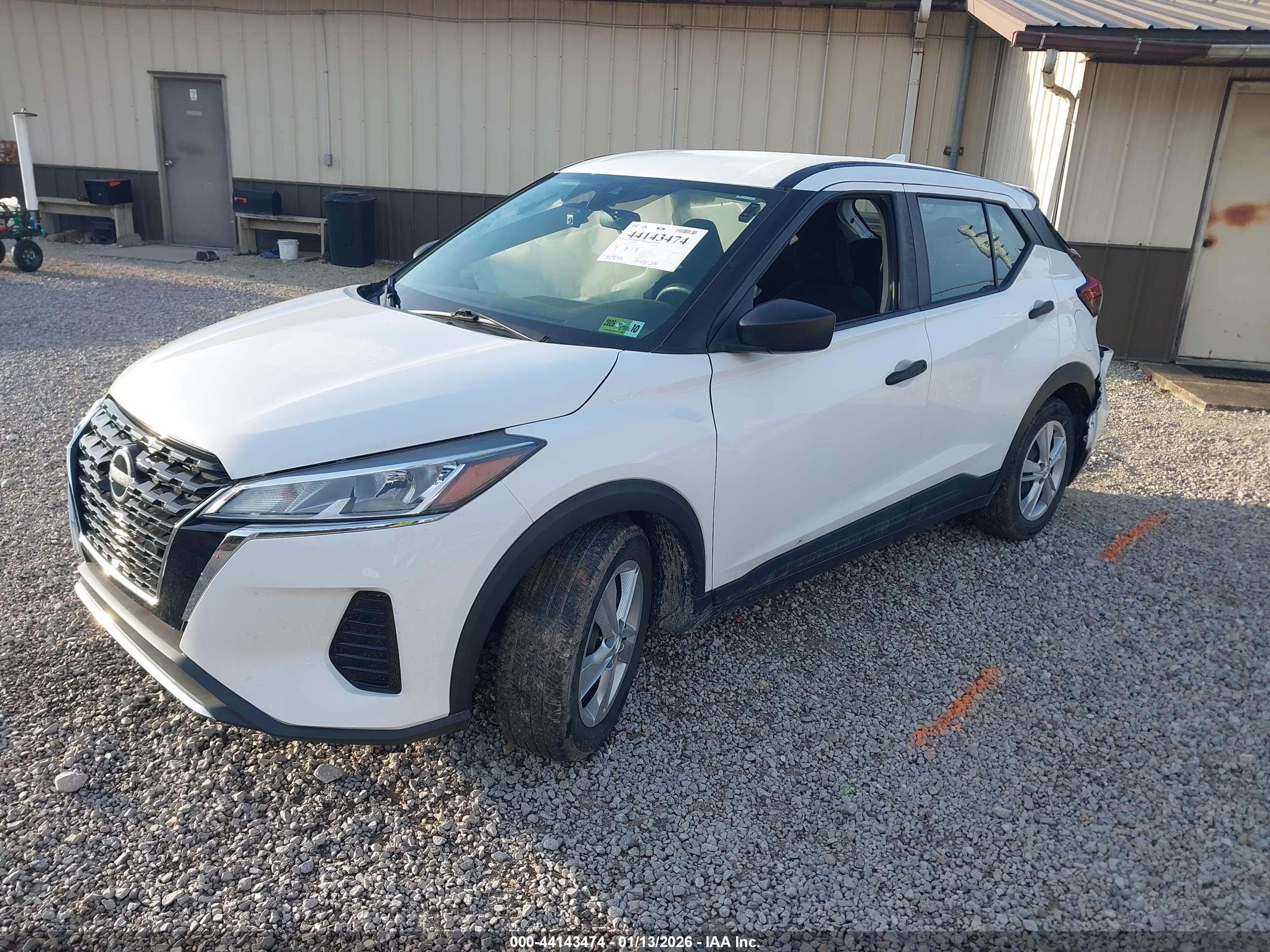 NISSAN KICKS image 2