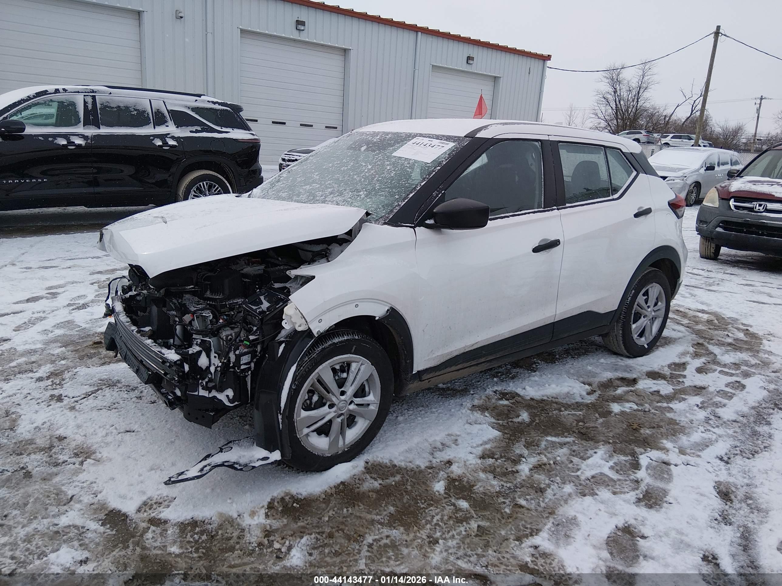 NISSAN KICKS image 2