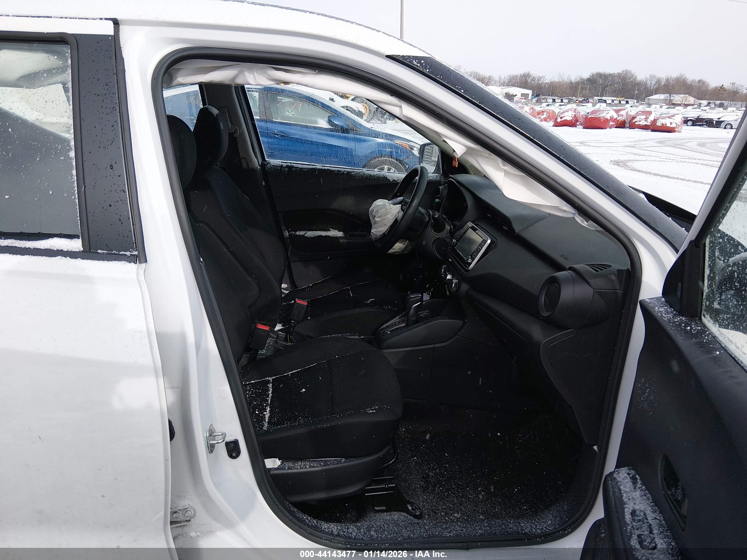 NISSAN KICKS image 5