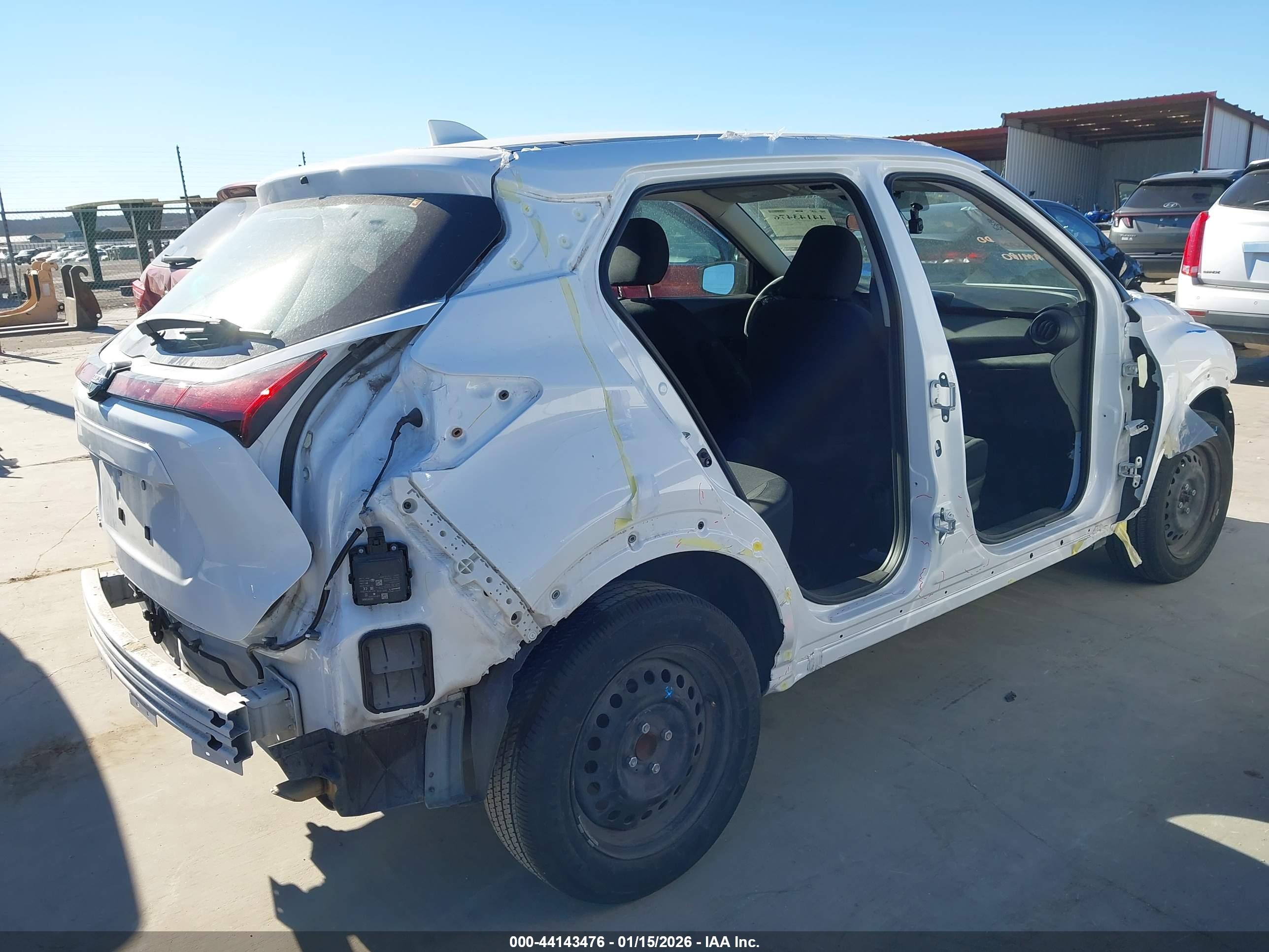 NISSAN KICKS image 4