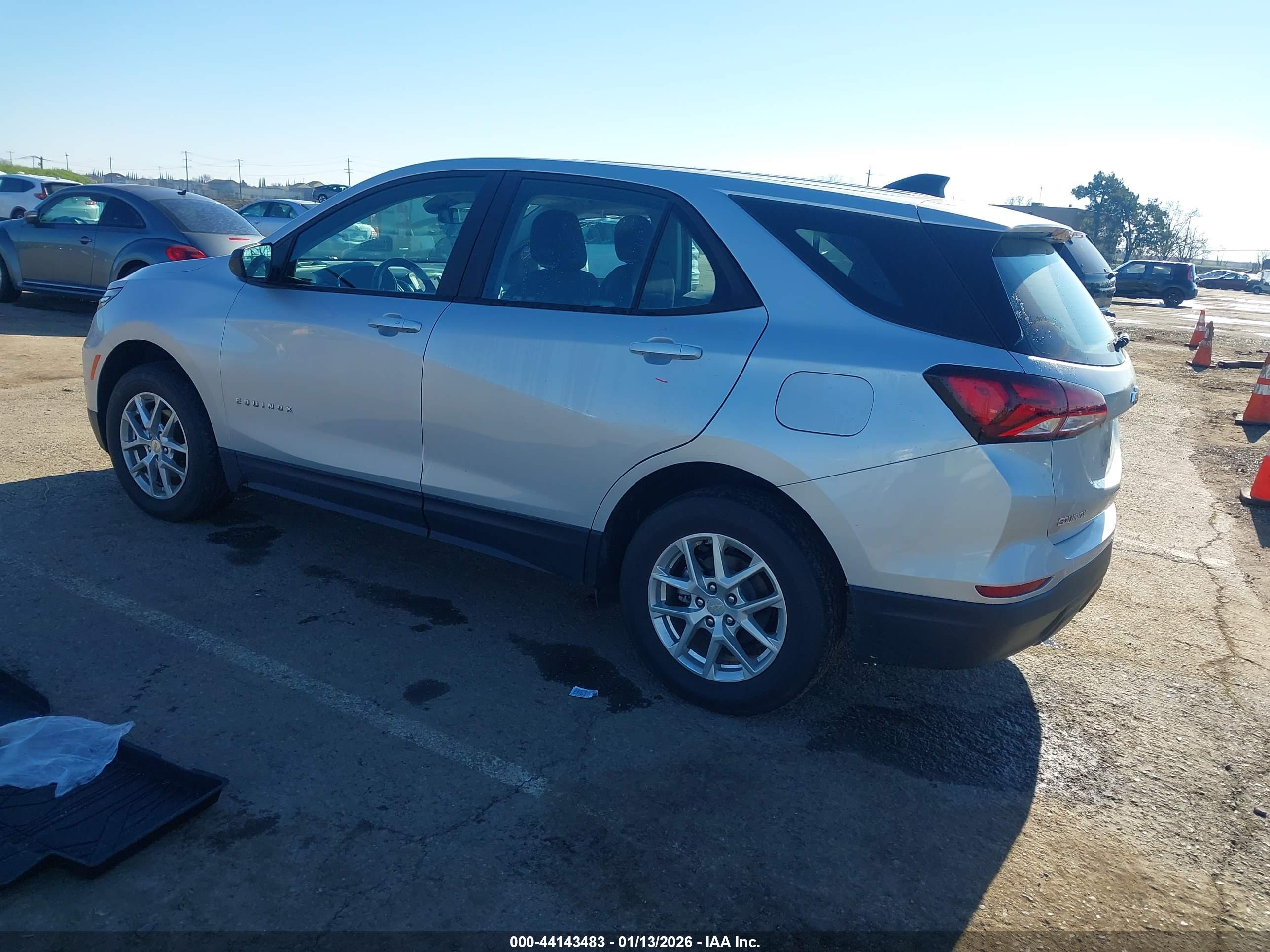 CHEVROLET EQUINOX image 3