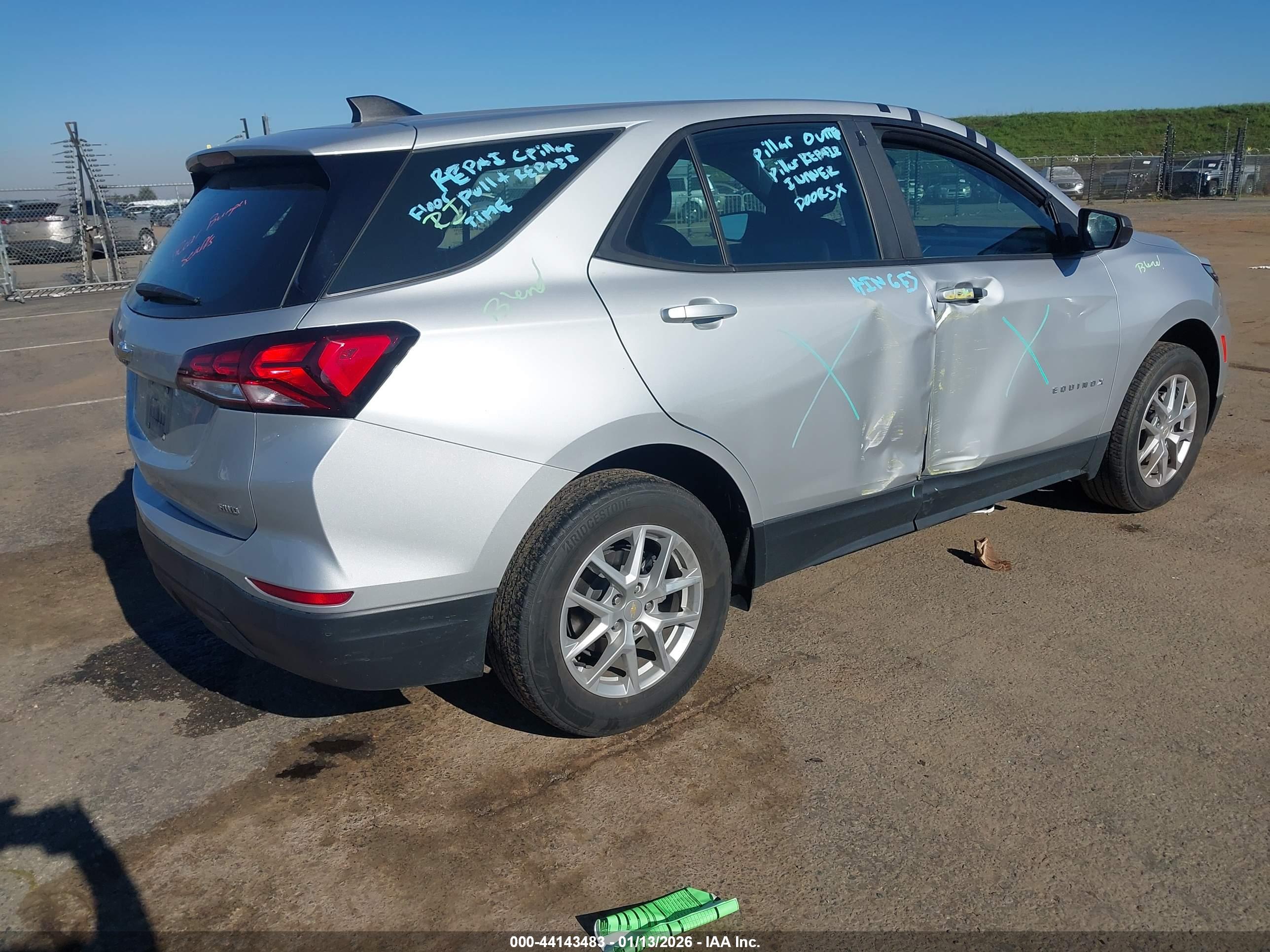 CHEVROLET EQUINOX image 4