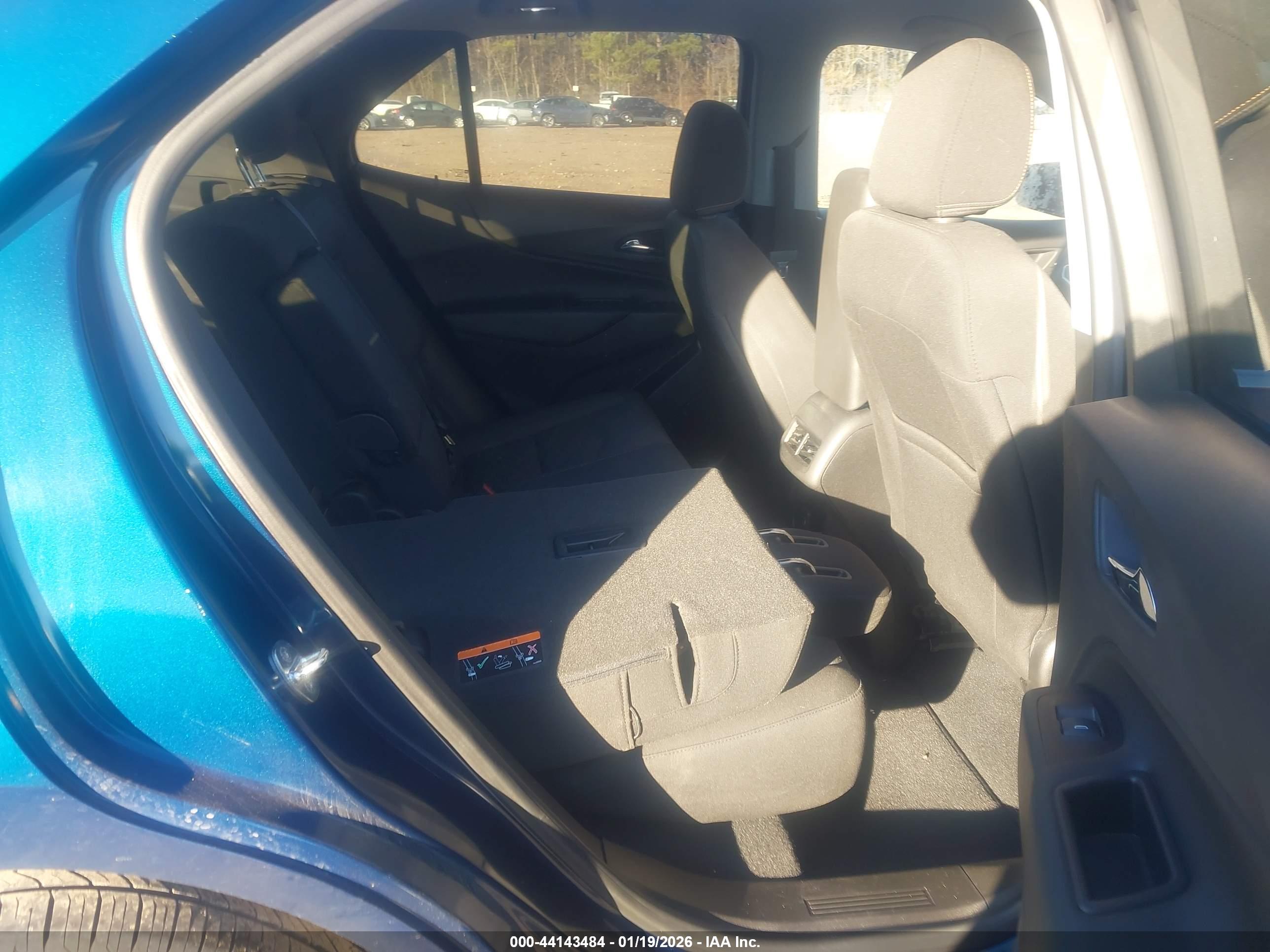 CHEVROLET EQUINOX image 8