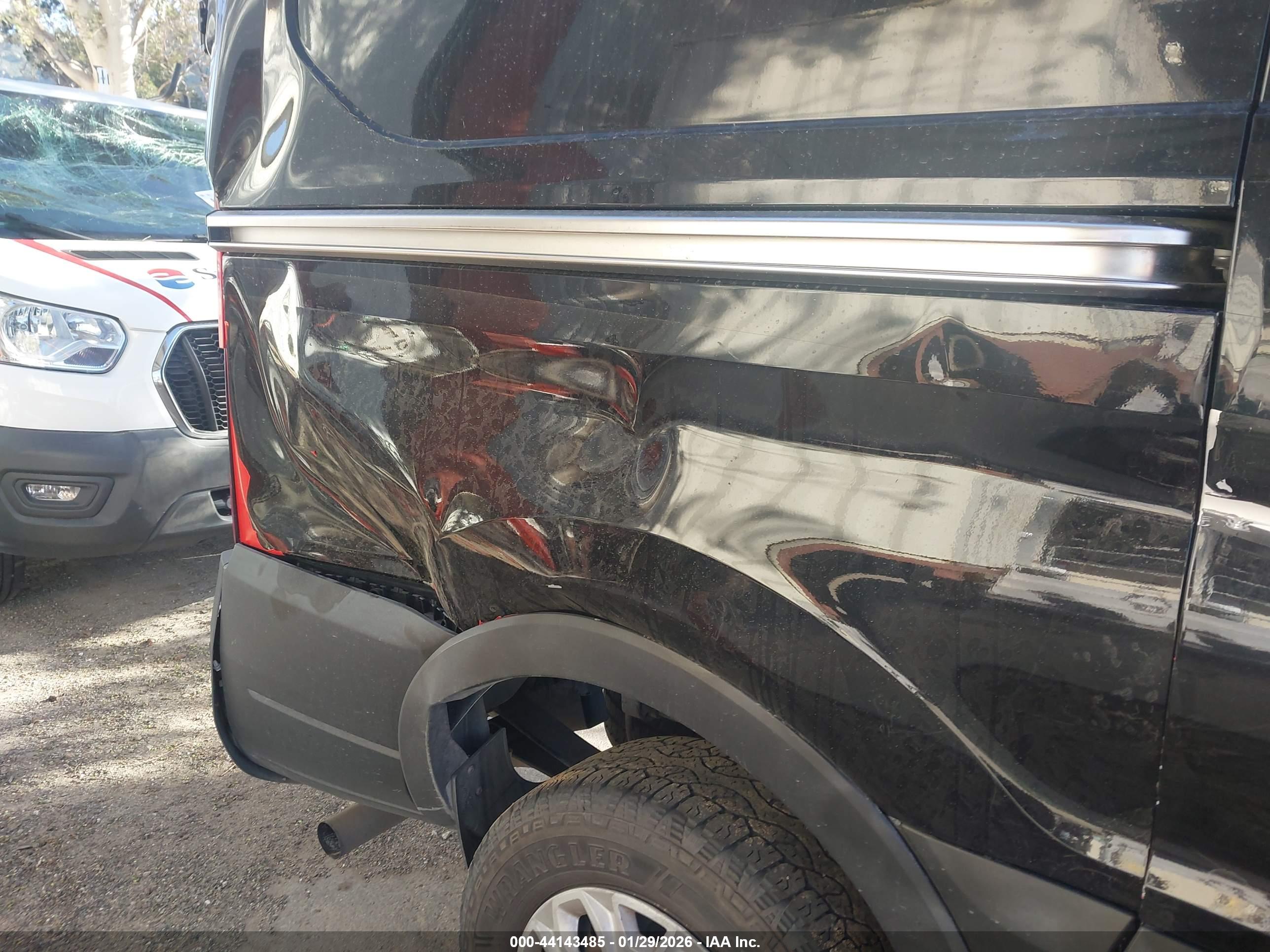 FORD TRANSIT-150 image 6