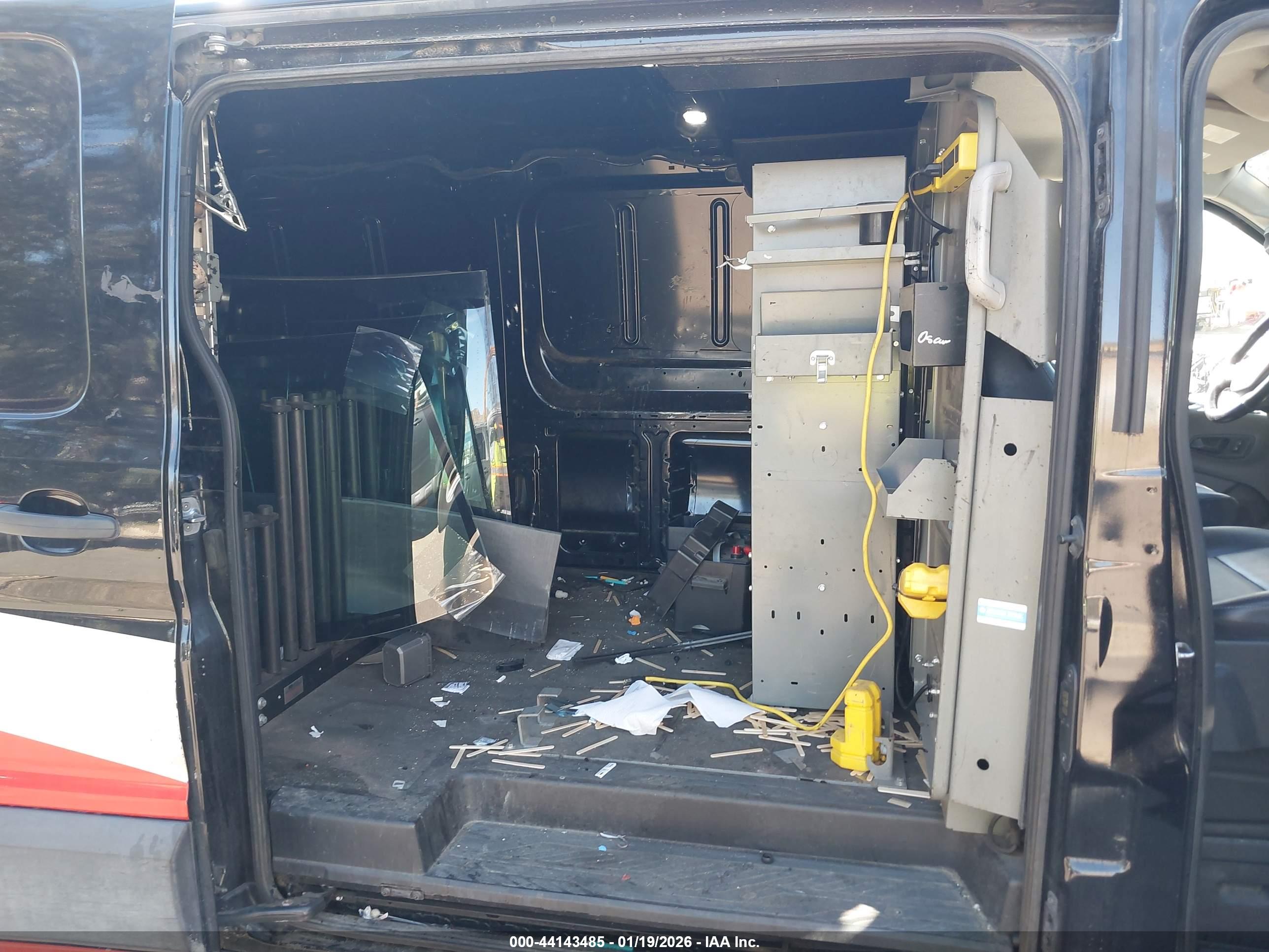 FORD TRANSIT-150 image 8