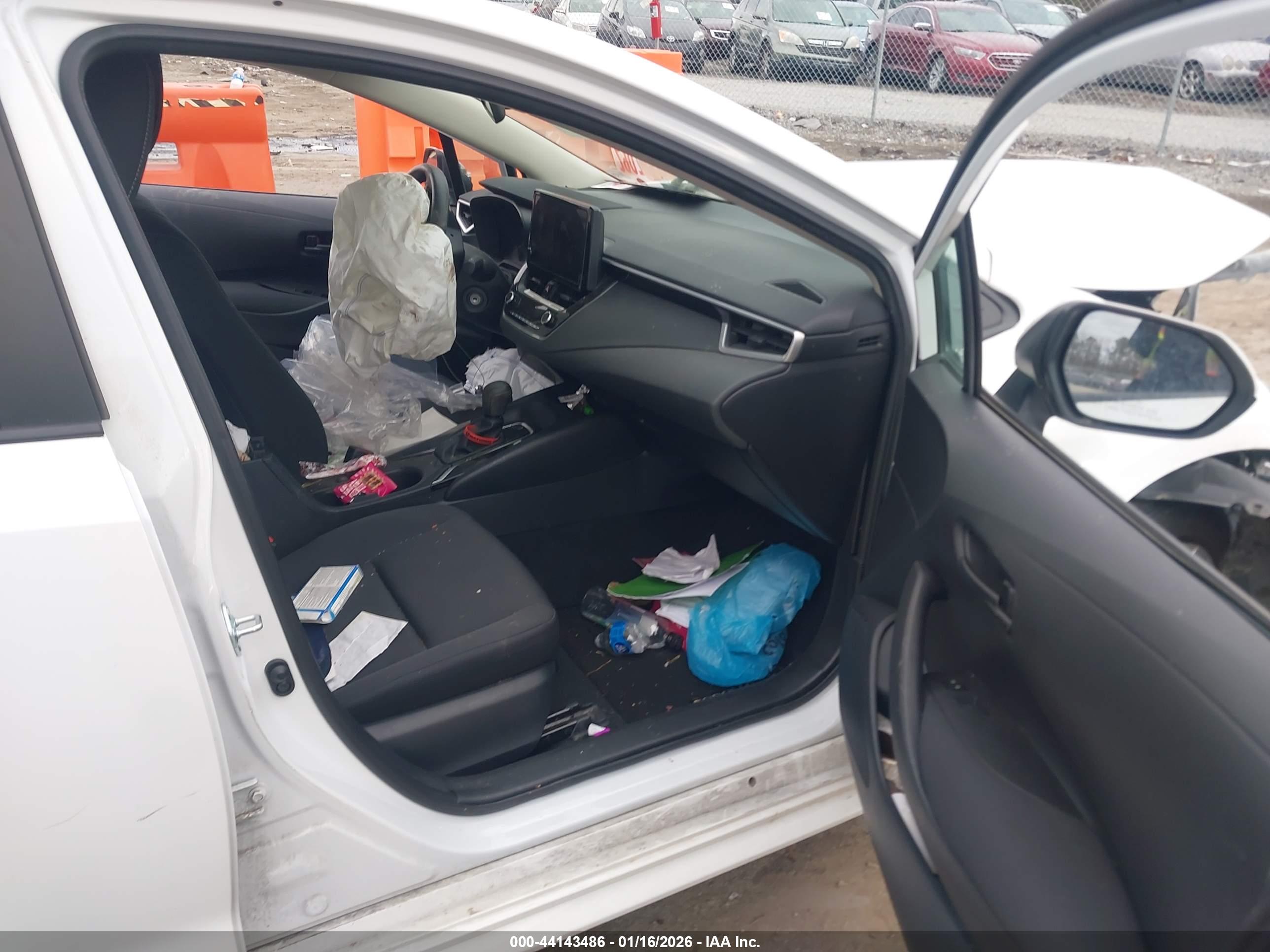 TOYOTA COROLLA image 5