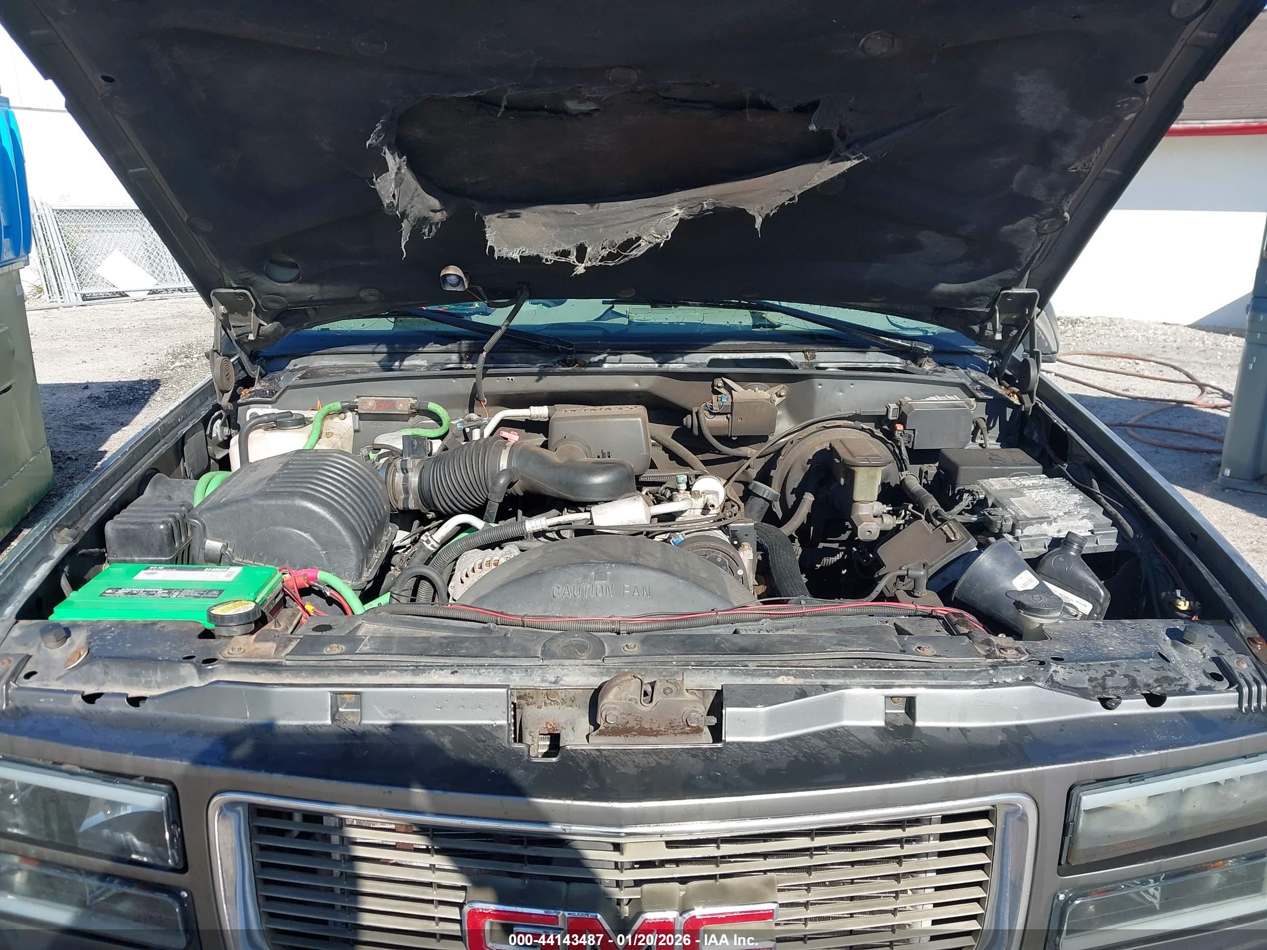 GMC SUBURBAN image 10