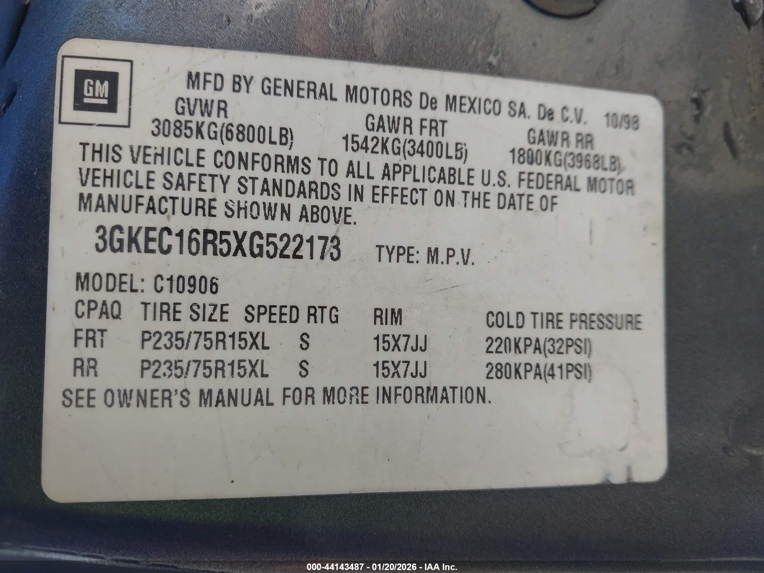 GMC SUBURBAN image 9