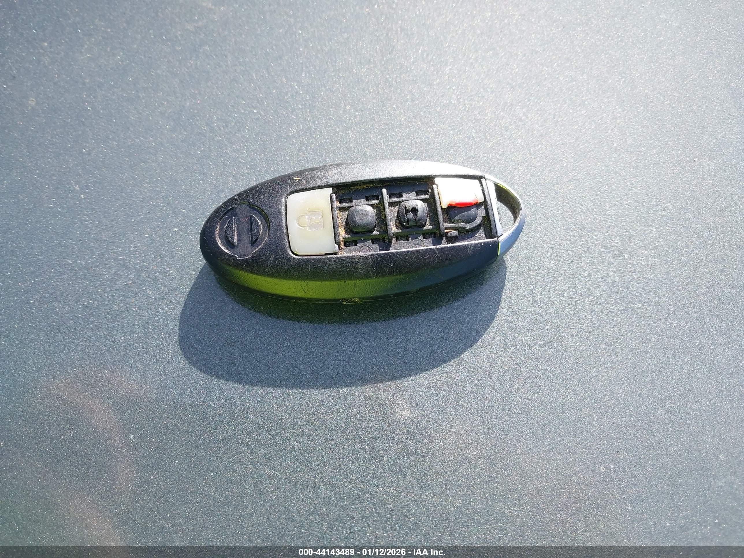 NISSAN MAXIMA image 11