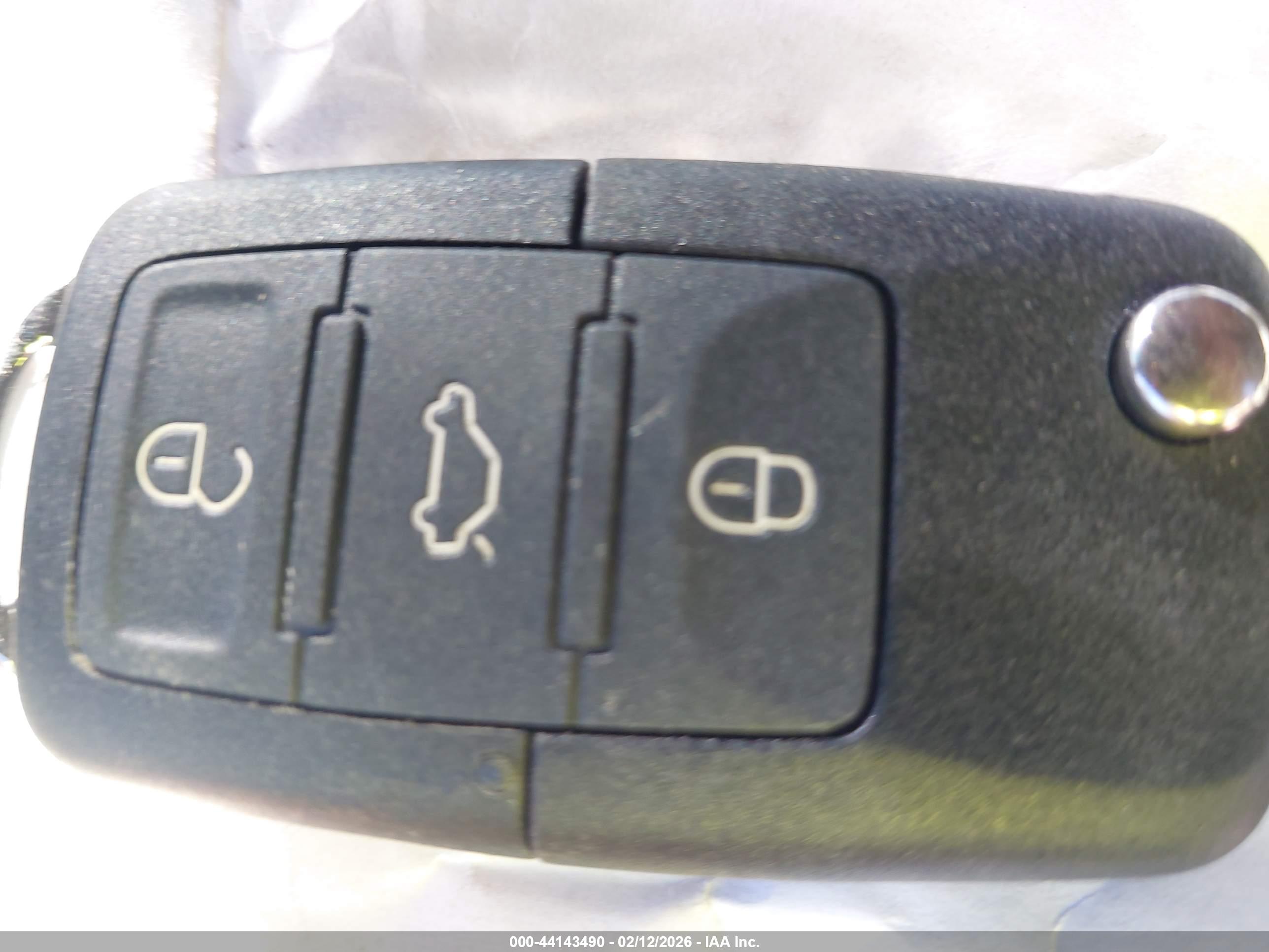 VOLKSWAGEN GOLF image 11
