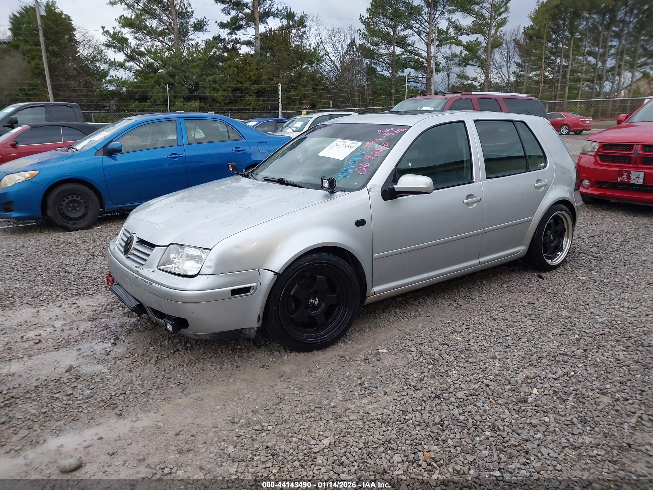 VOLKSWAGEN GOLF image 2